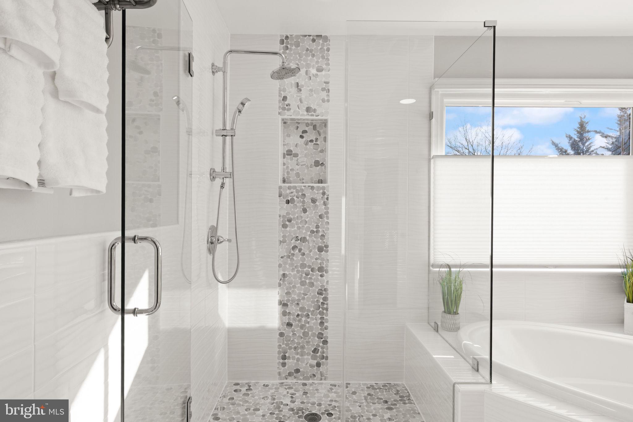 HUNTERS RUN - Residential