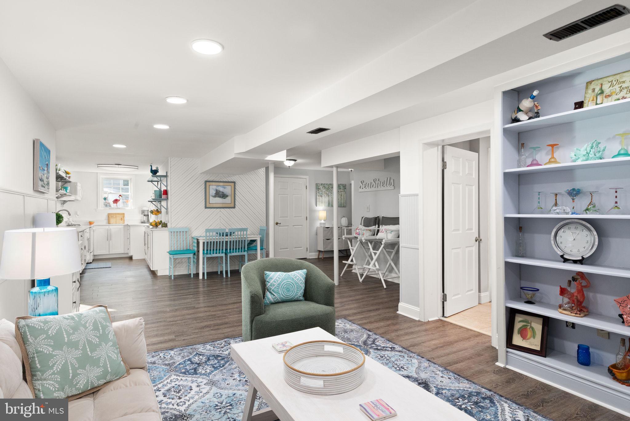 HUNTERS RUN - Residential