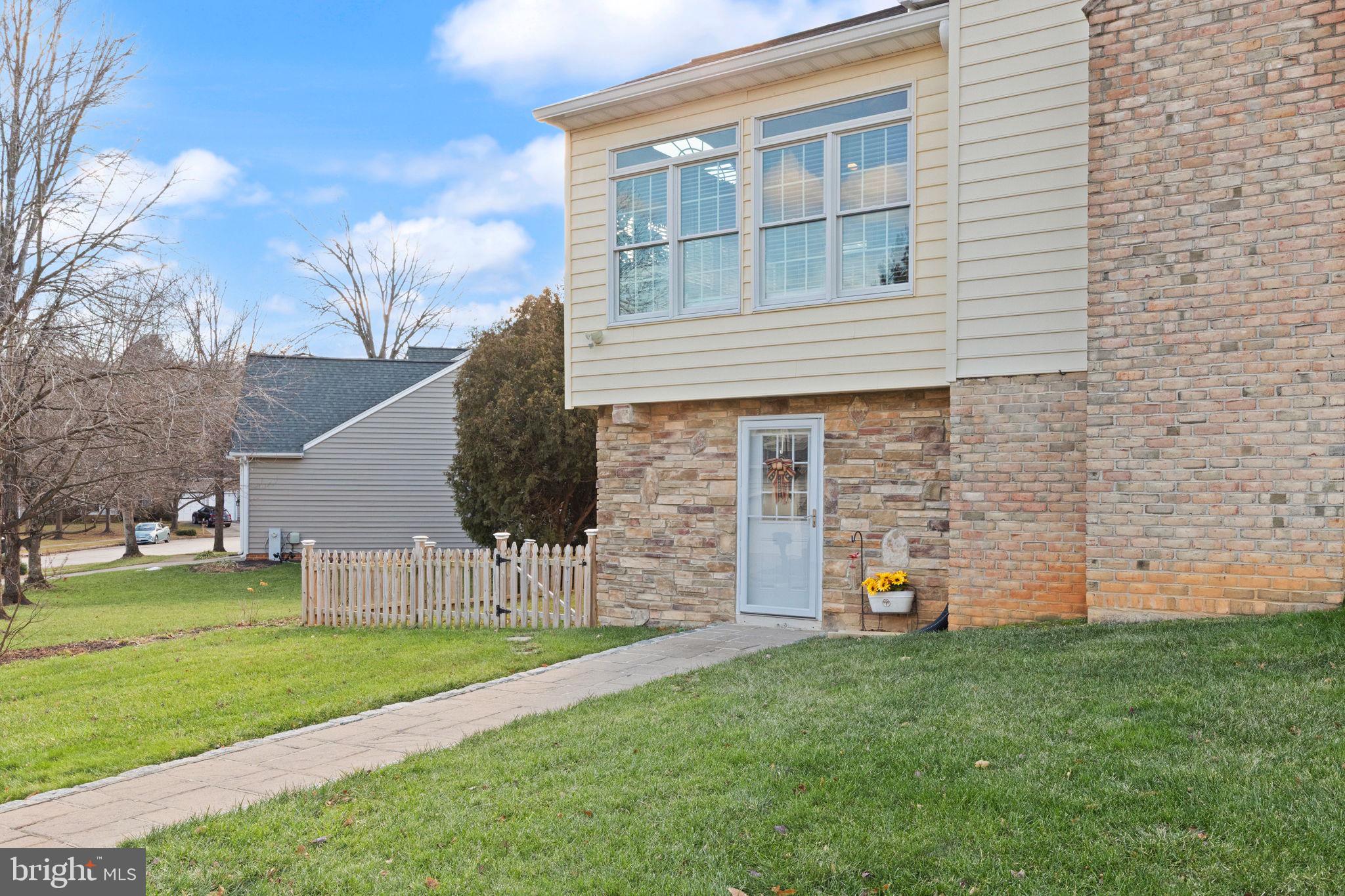 HUNTERS RUN - Residential