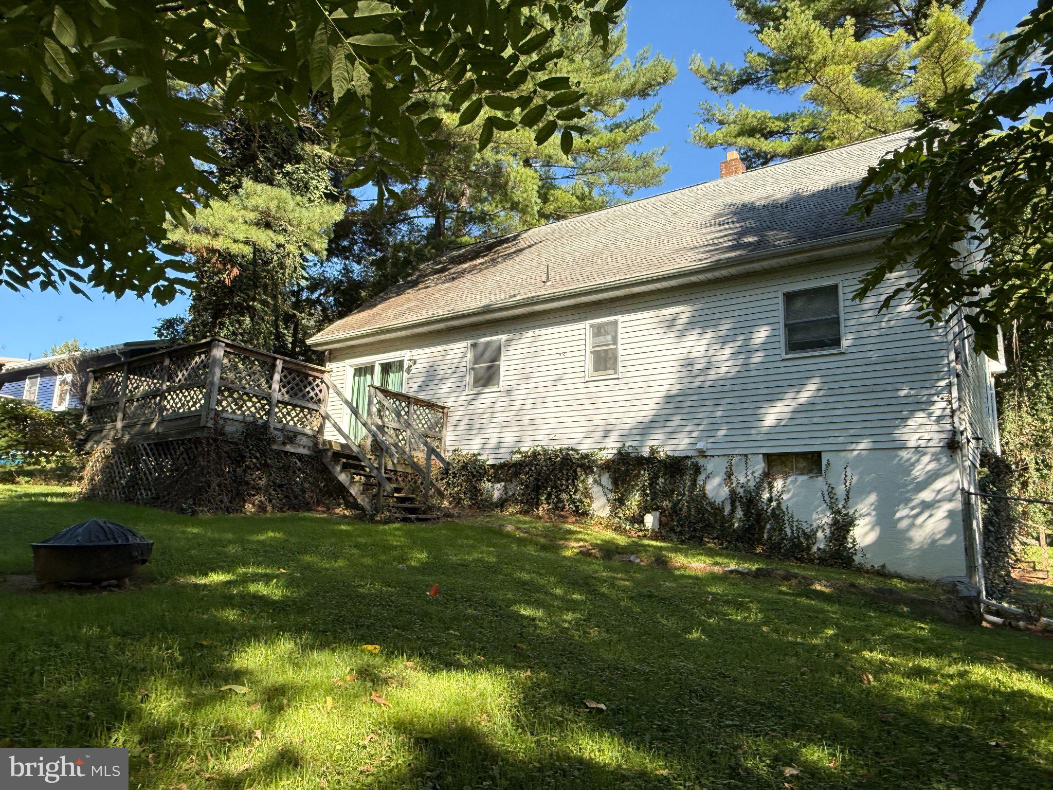 563 FOREST AVENUE
