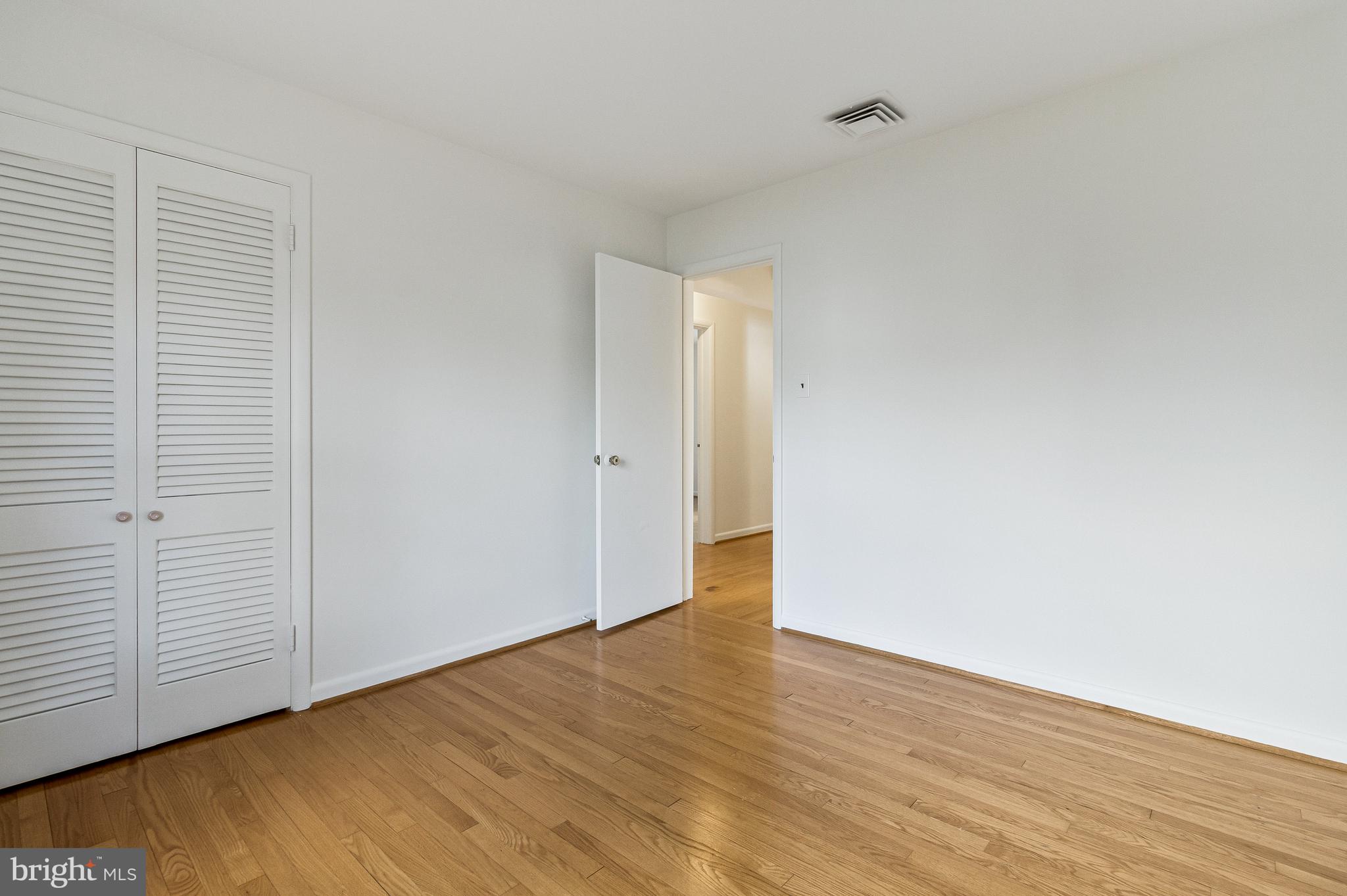 OVER LEE KNOLLS - Residential