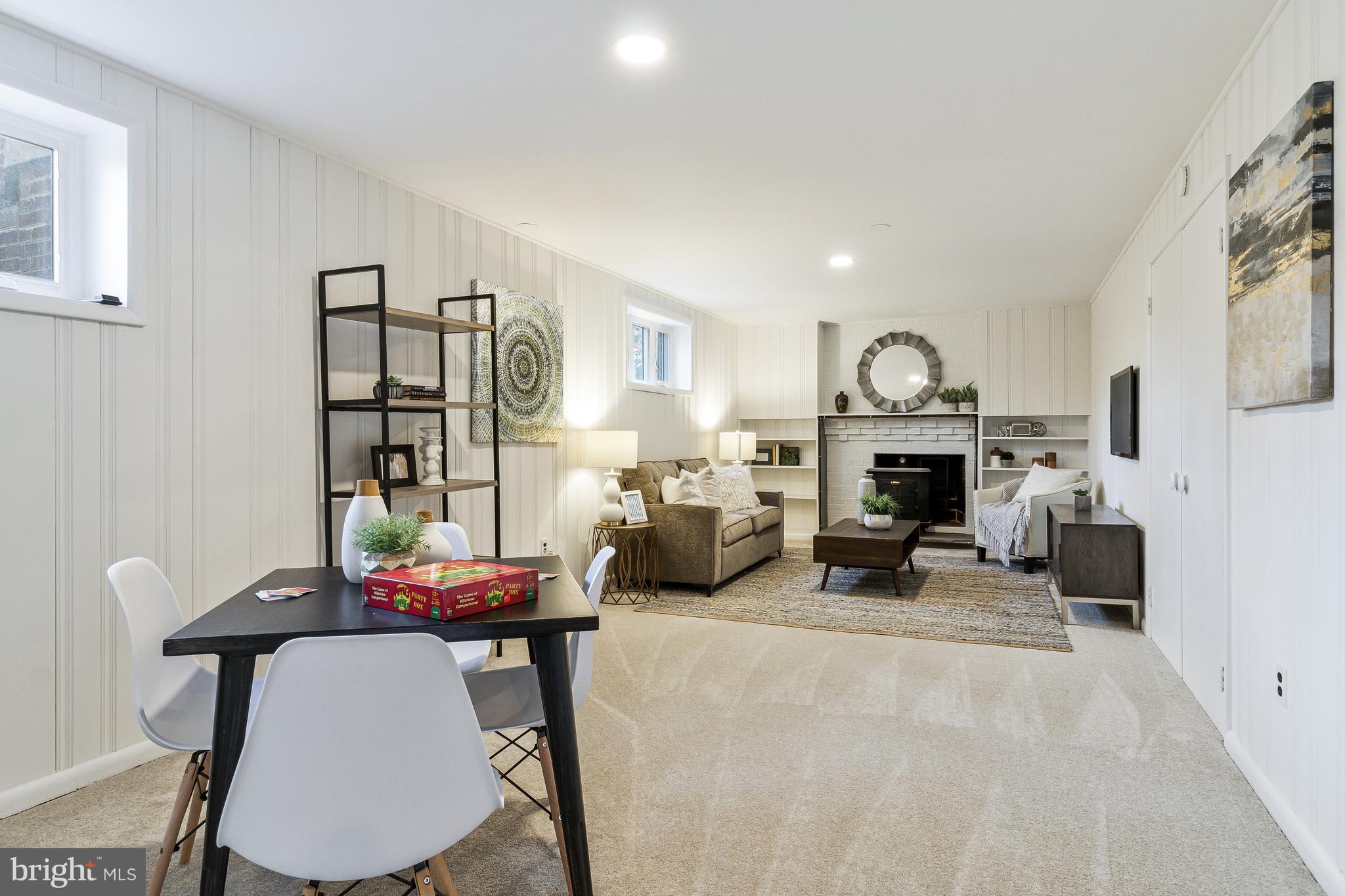 OVER LEE KNOLLS - Residential