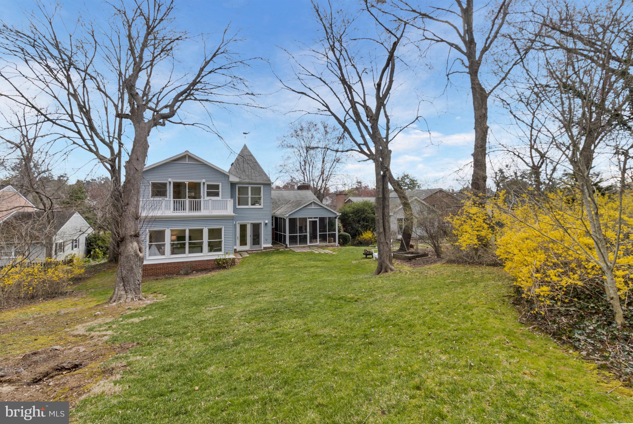 OVER LEE KNOLLS - Residential