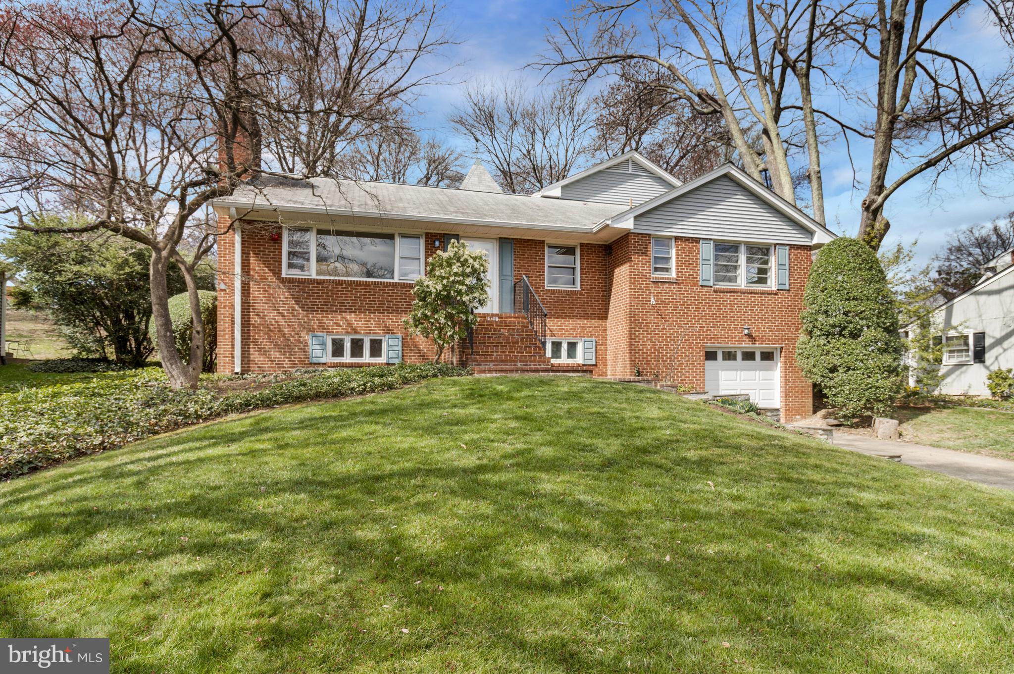 OVER LEE KNOLLS - Residential