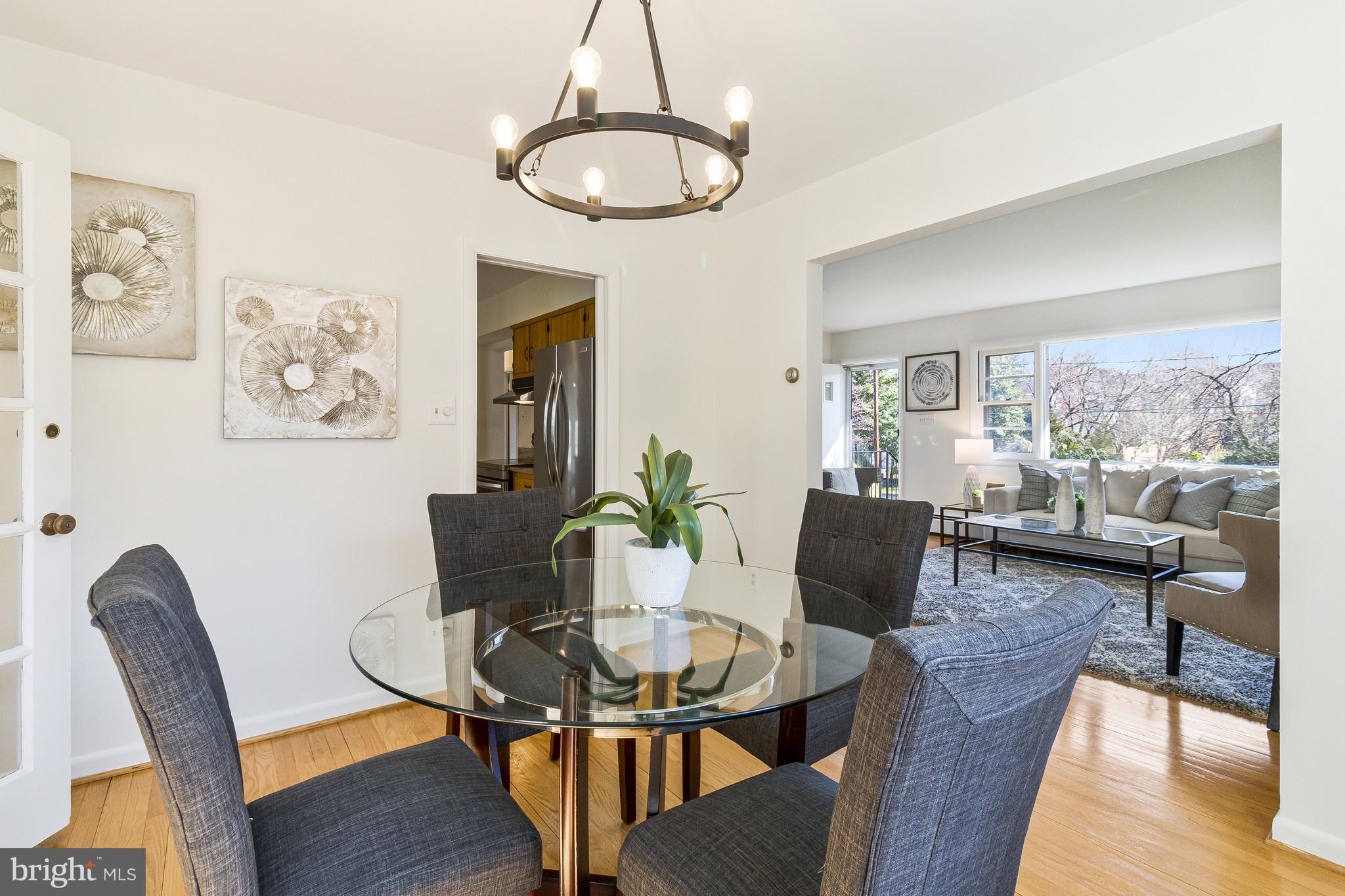 OVER LEE KNOLLS - Residential