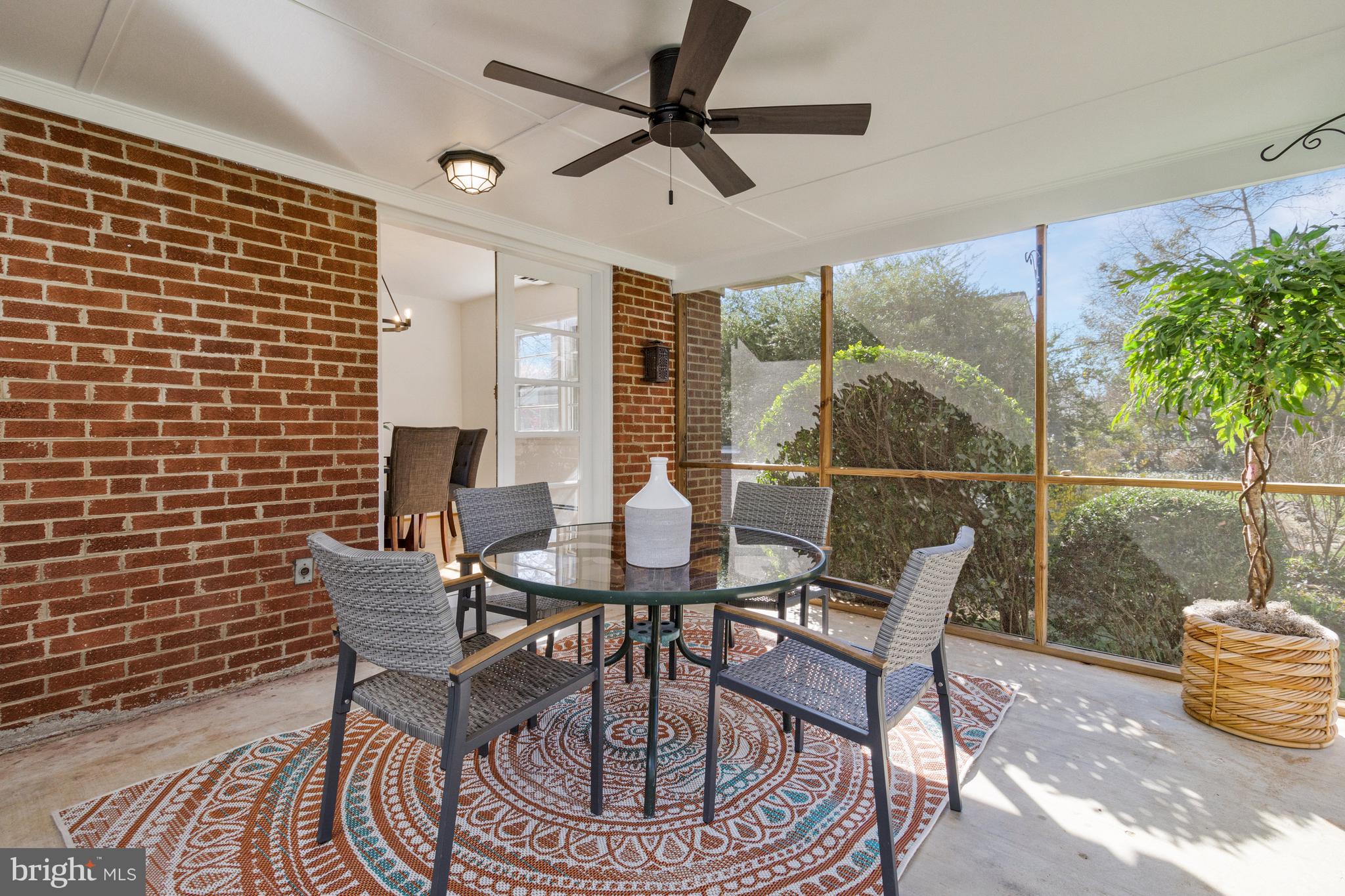 OVER LEE KNOLLS - Residential