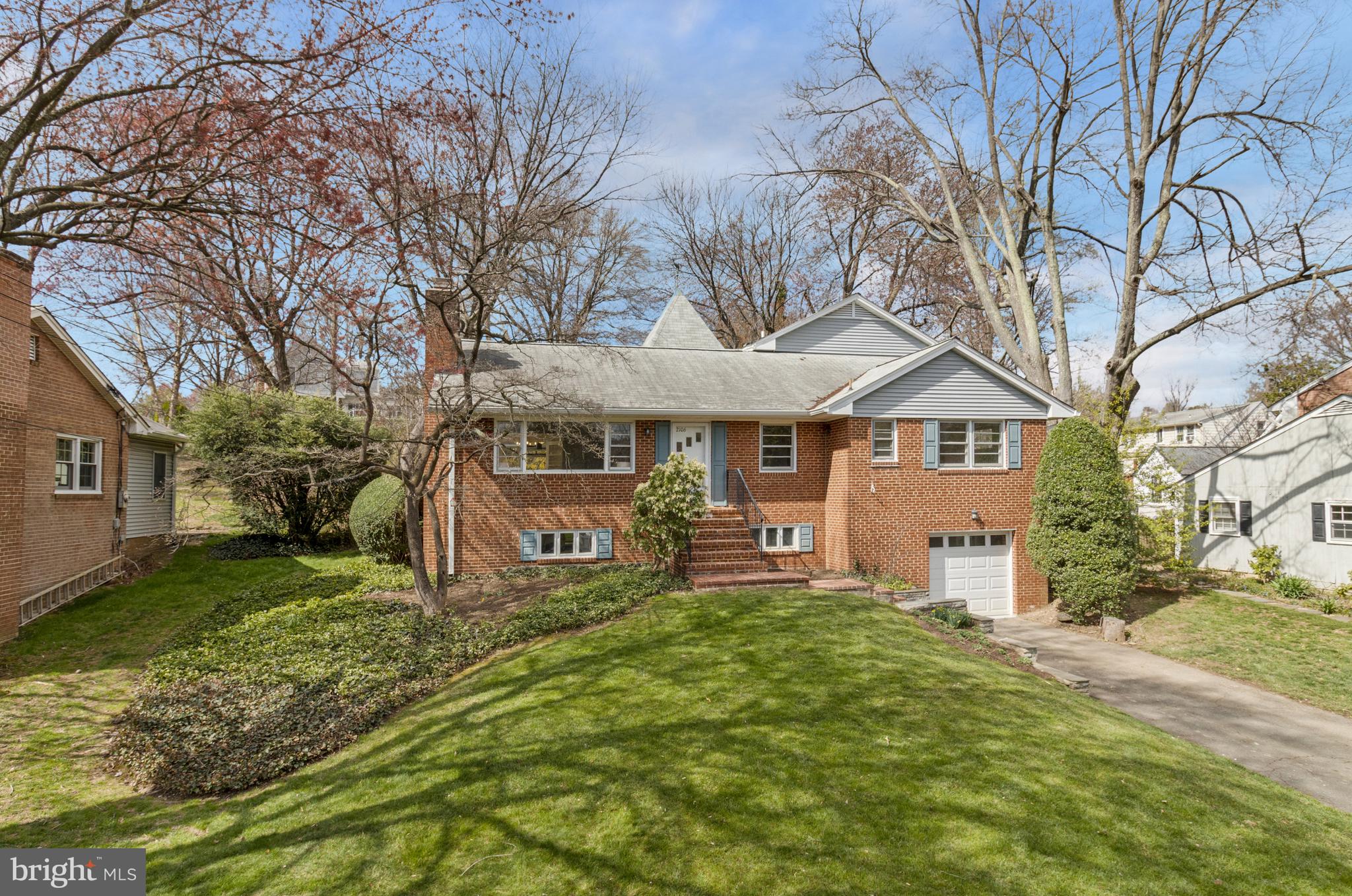 OVER LEE KNOLLS - Residential