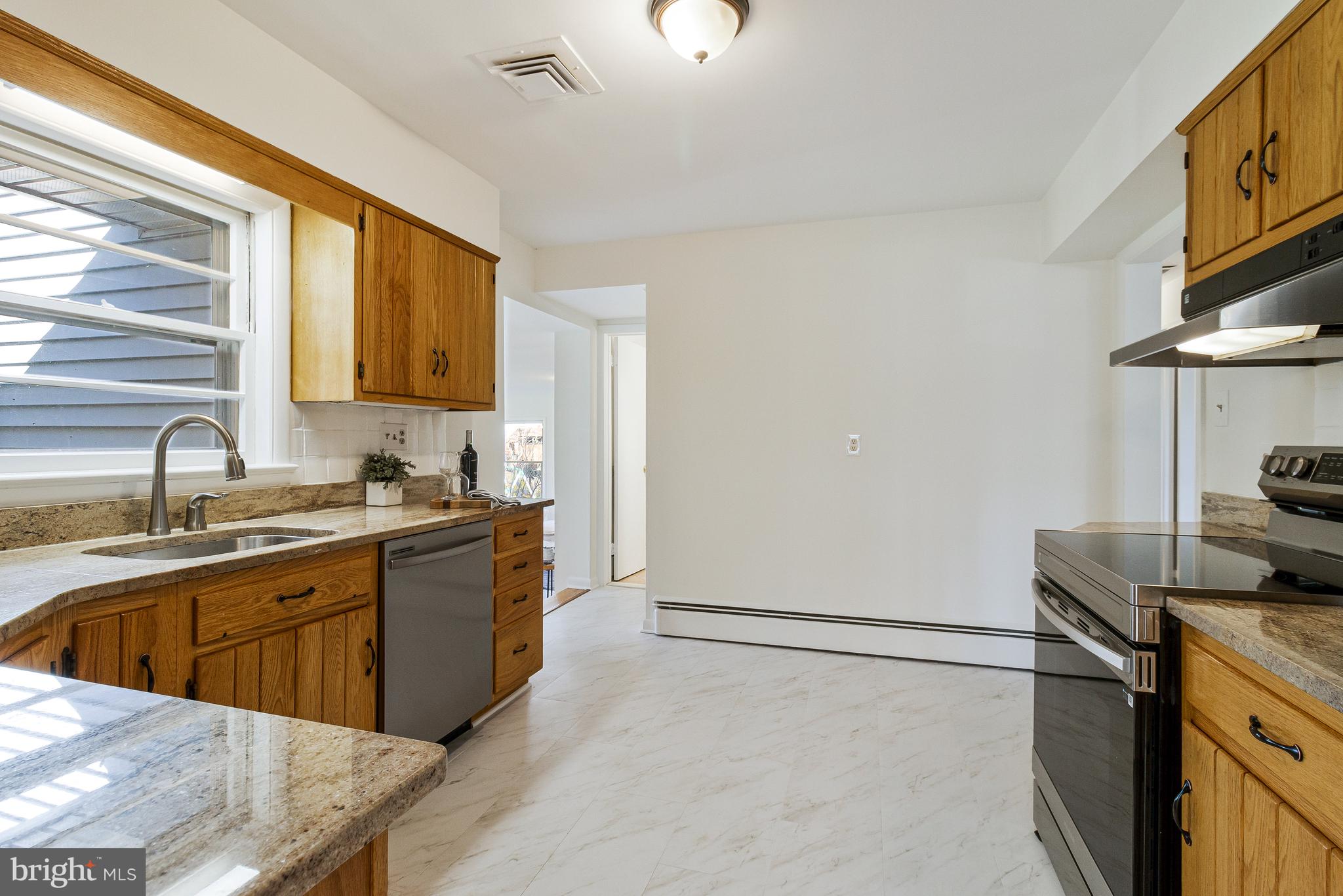 OVER LEE KNOLLS - Residential