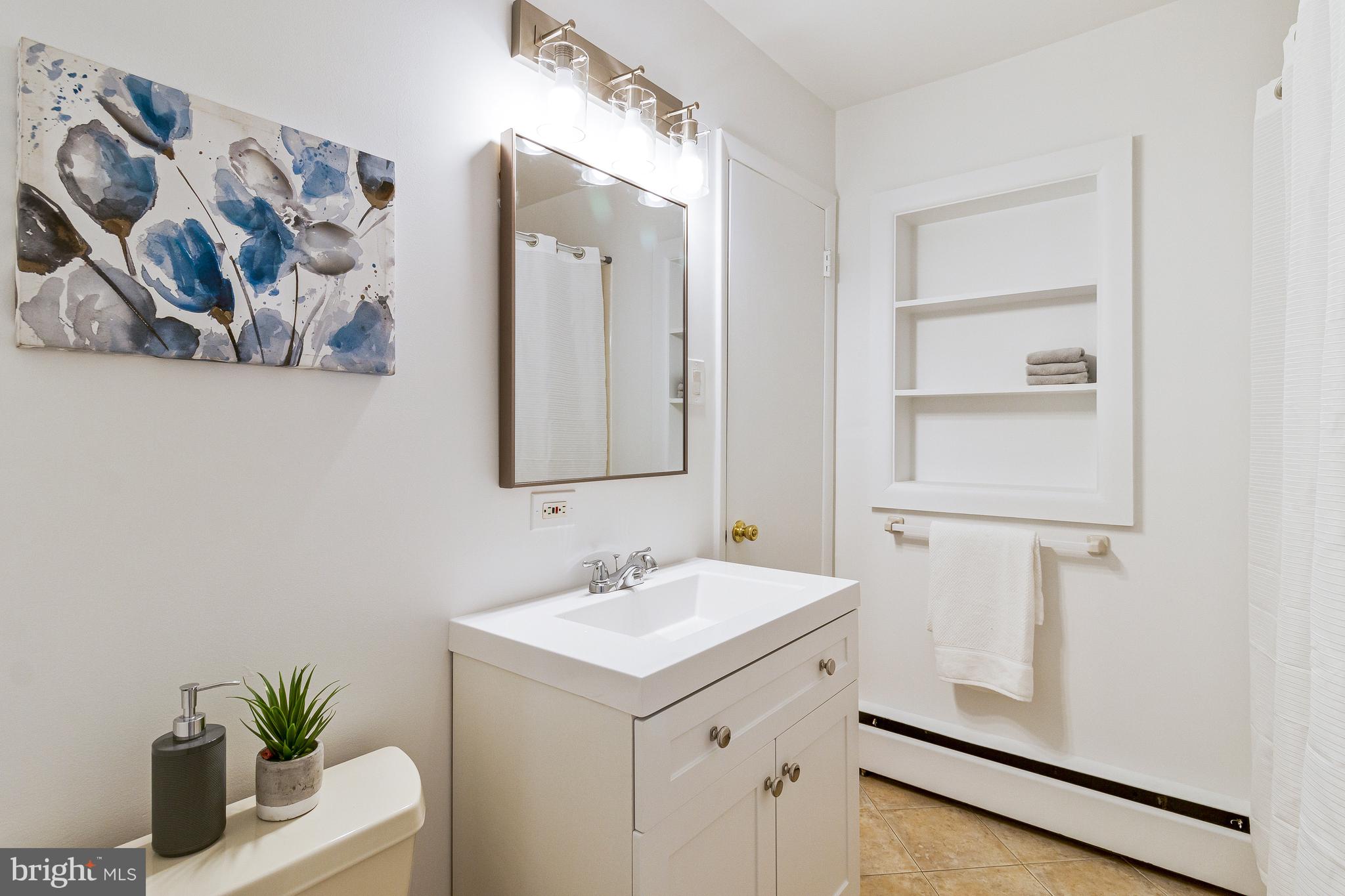 OVER LEE KNOLLS - Residential