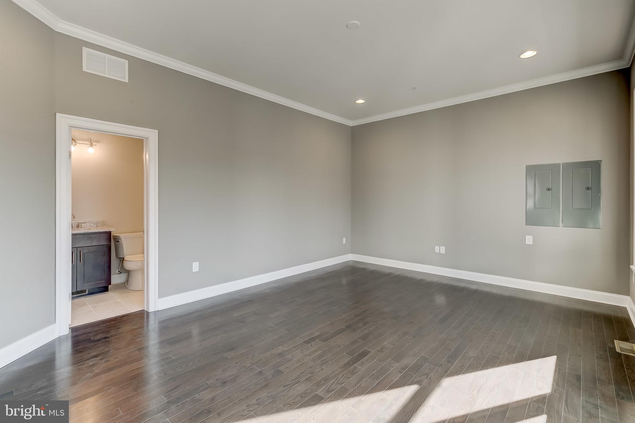 BOWLEYS QUARTERS - Residential