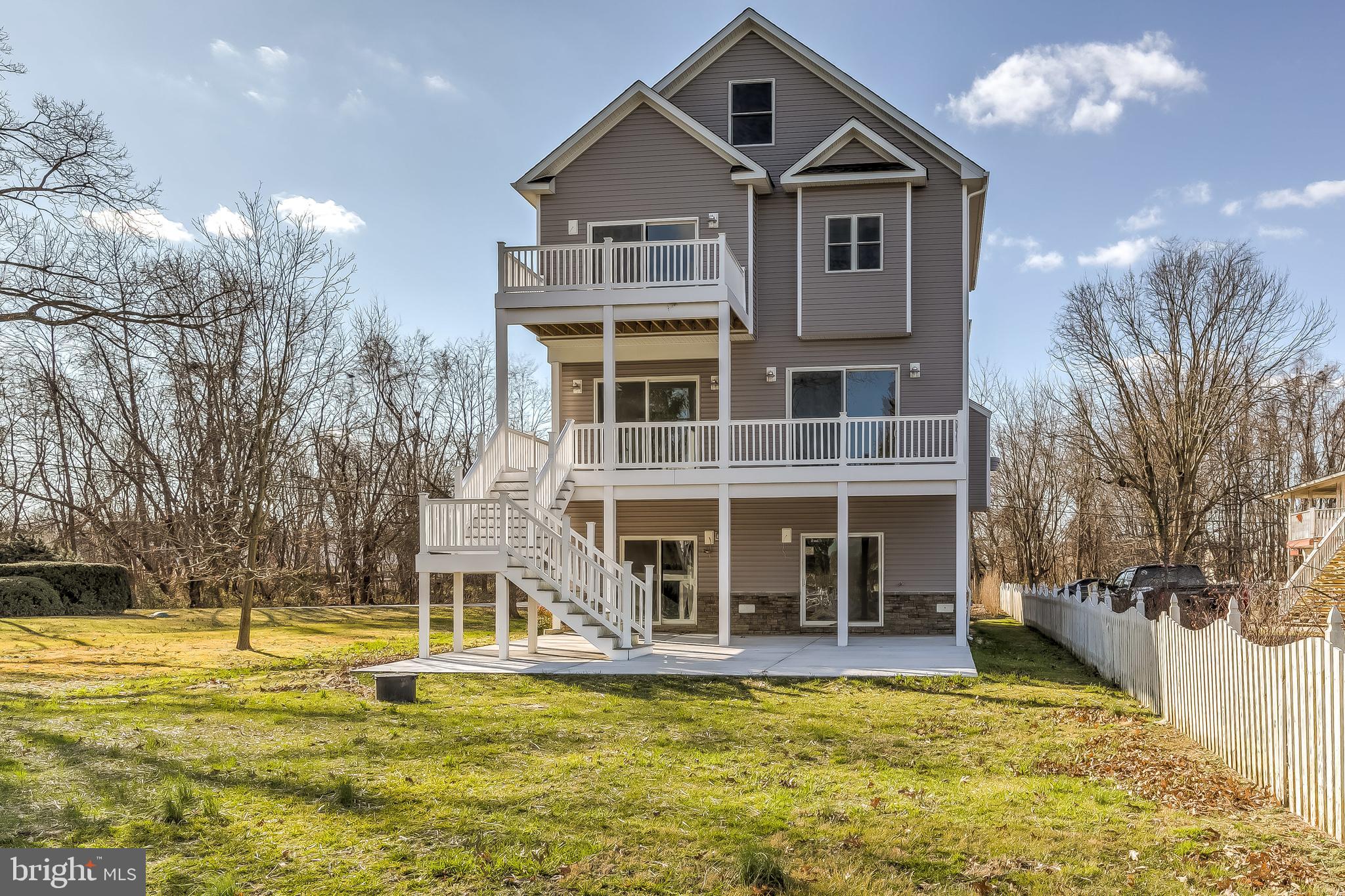 BOWLEYS QUARTERS - Residential