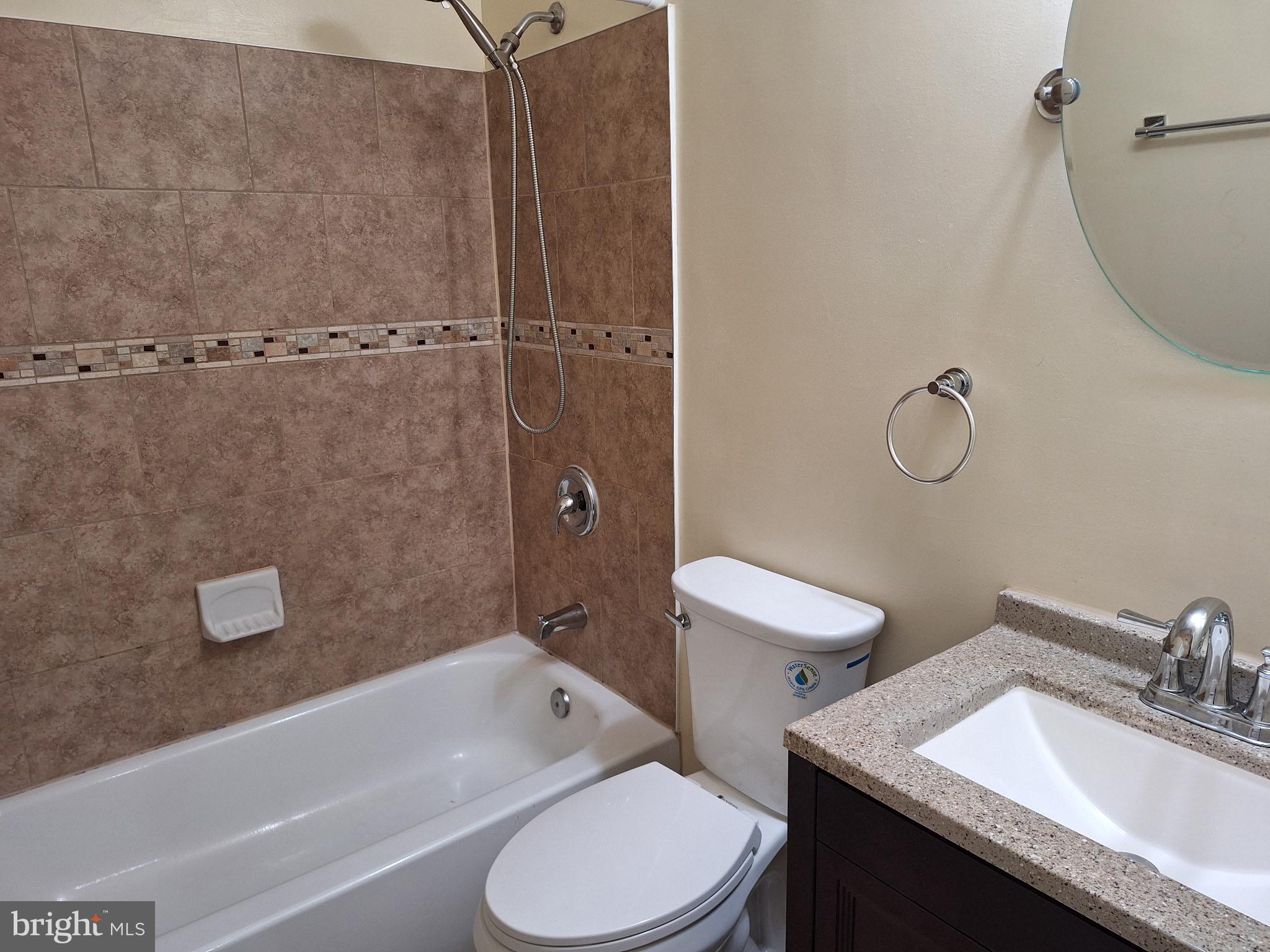 CHESTNUT WOODS - Residential Lease