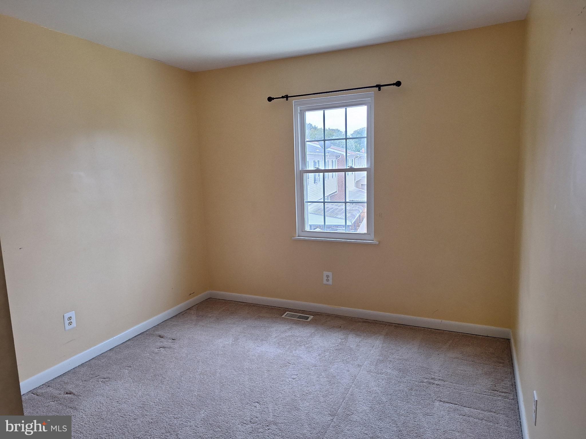 CHESTNUT WOODS - Residential Lease