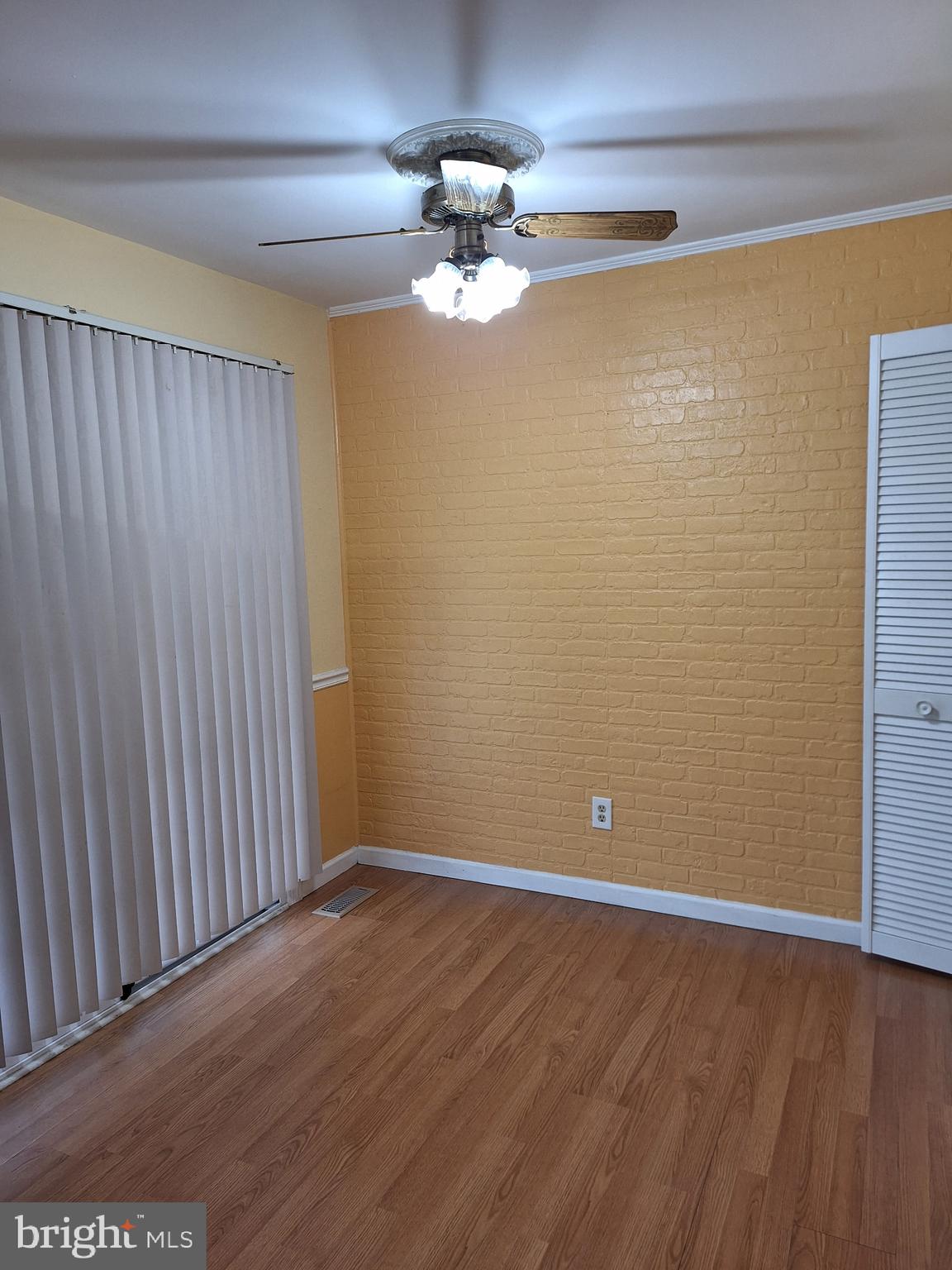 CHESTNUT WOODS - Residential Lease