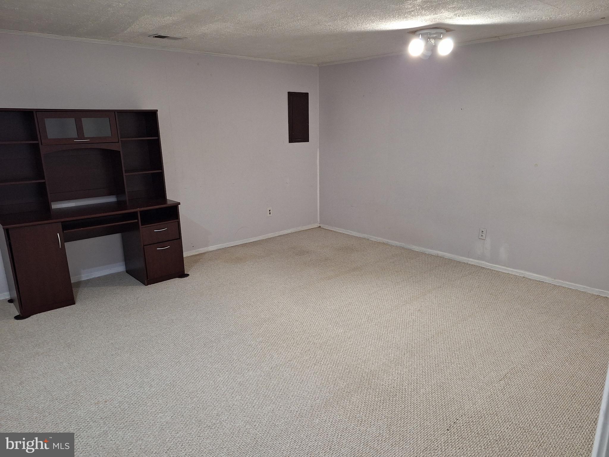 CHESTNUT WOODS - Residential Lease