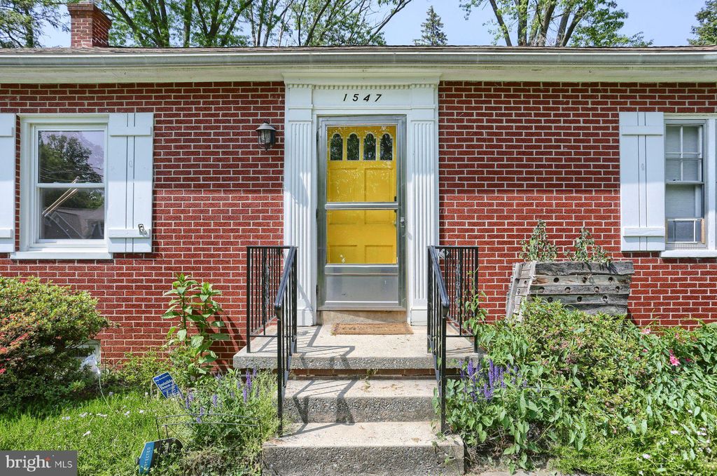 Photo of 1547 EDEN RD, LANCASTER, PA 17601 (MLS # PALA2033804)