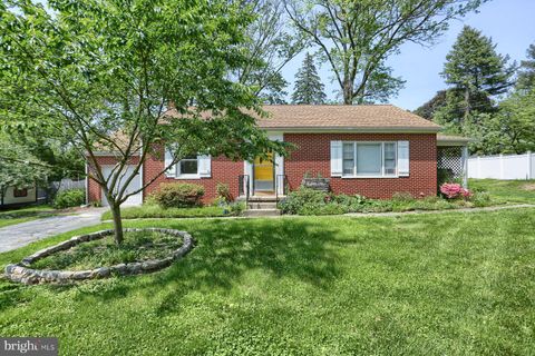 Photo of 1547 EDEN RD, LANCASTER, PA 17601 (MLS # PALA2033804)