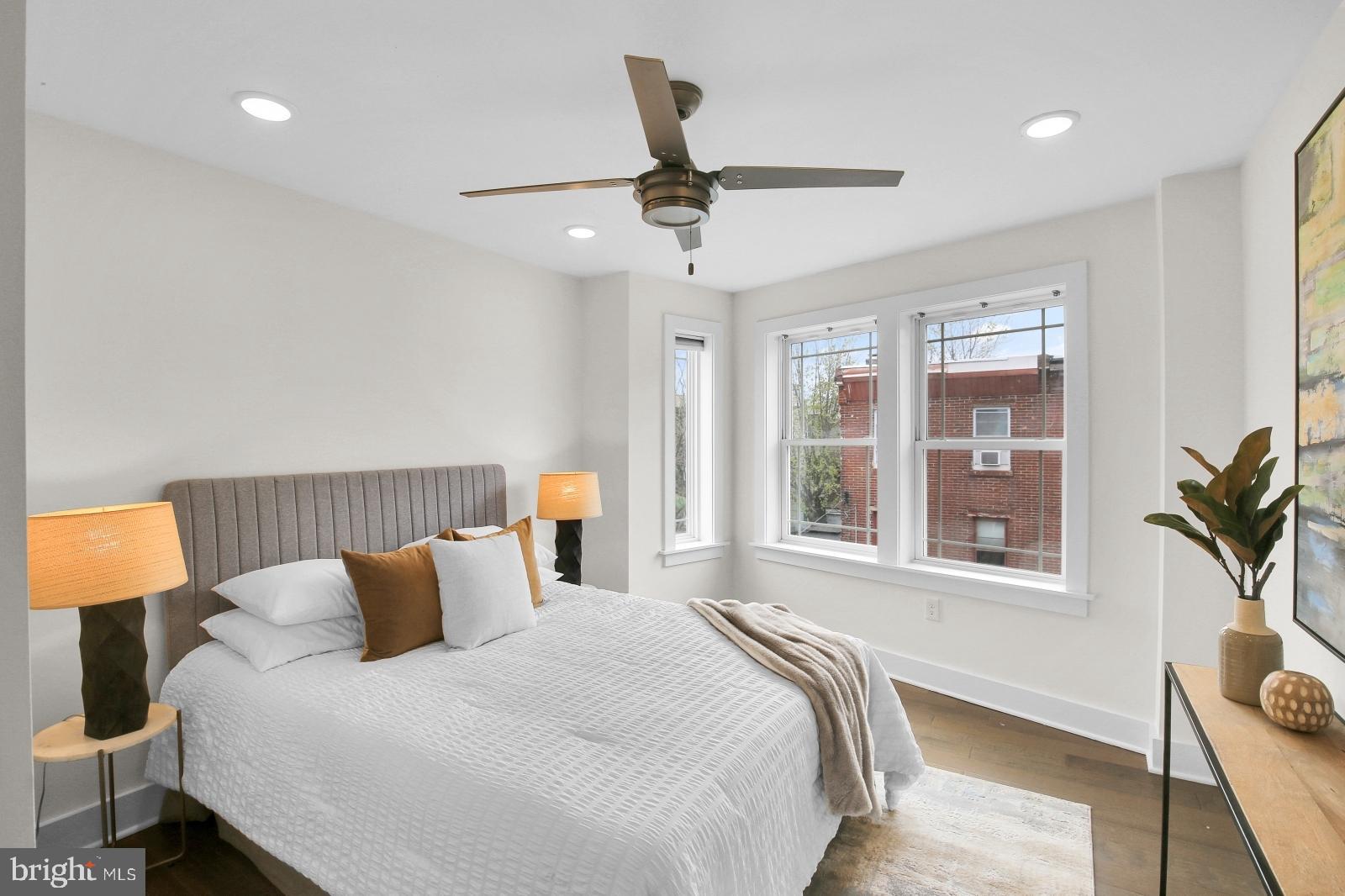 EAST KENSINGTON - Residential