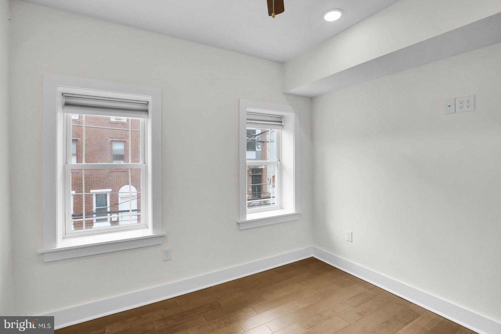 EAST KENSINGTON - Residential