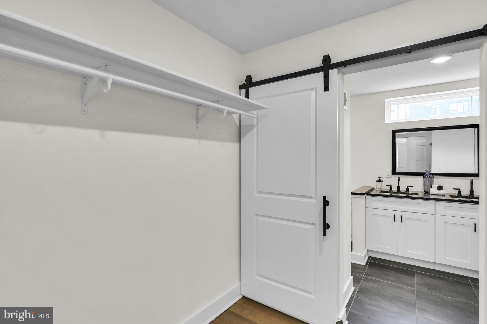 EAST KENSINGTON - Residential