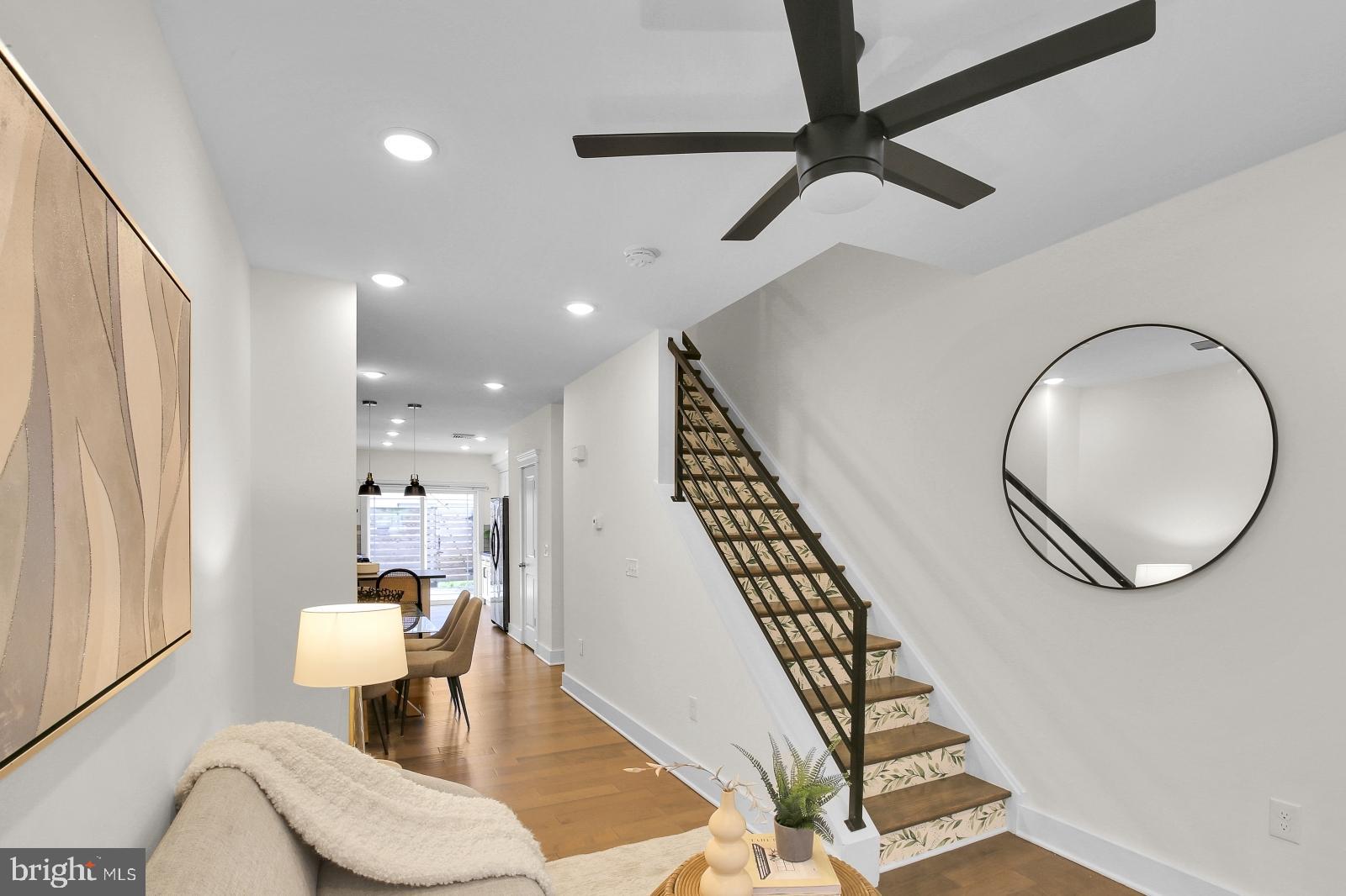 EAST KENSINGTON - Residential