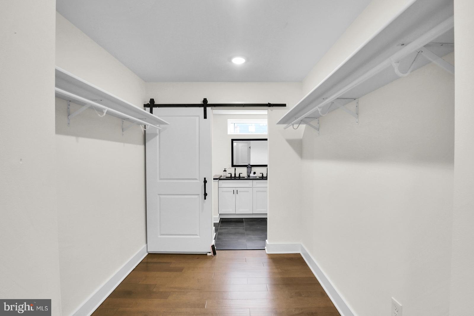 EAST KENSINGTON - Residential