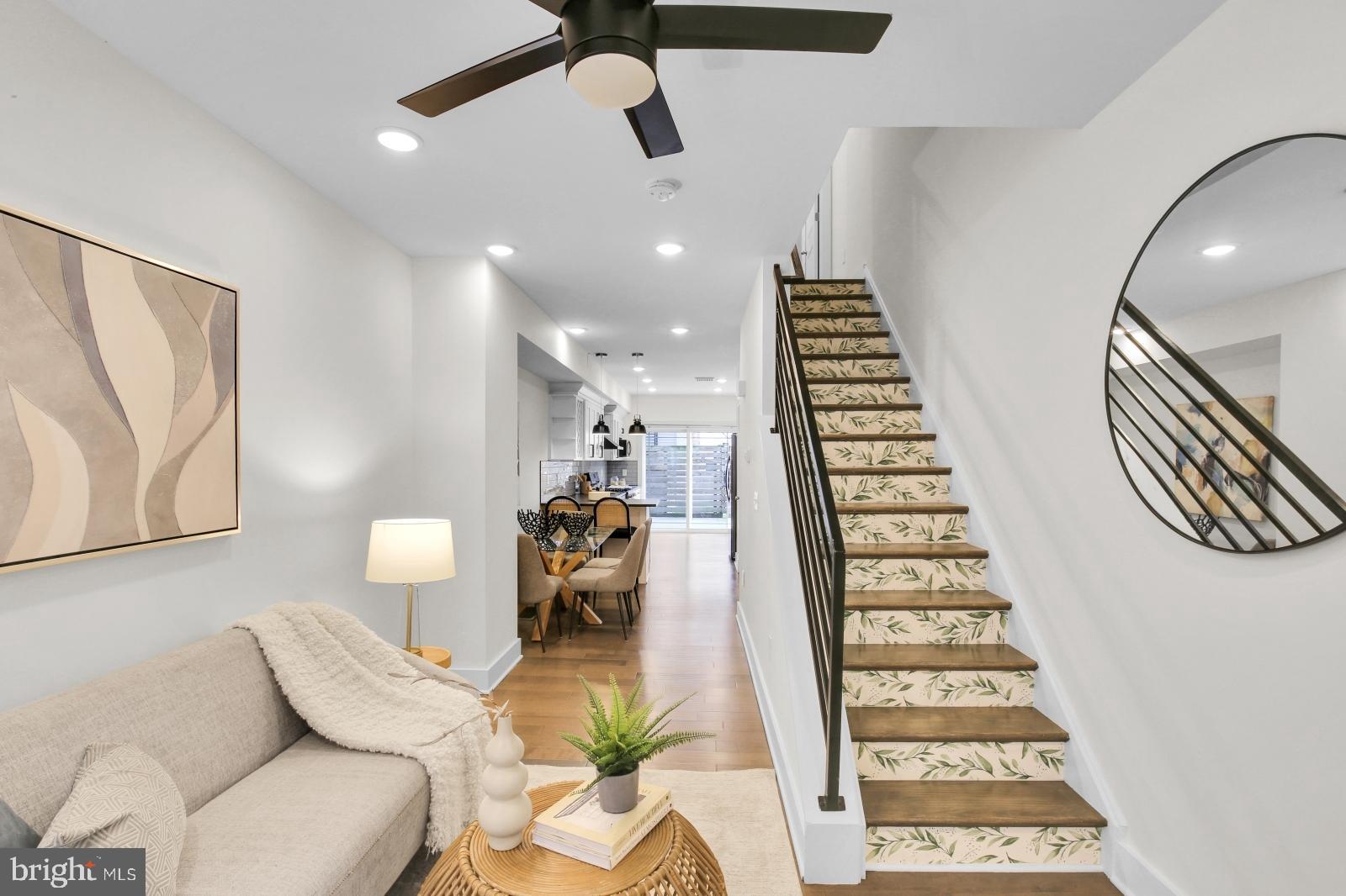 EAST KENSINGTON - Residential