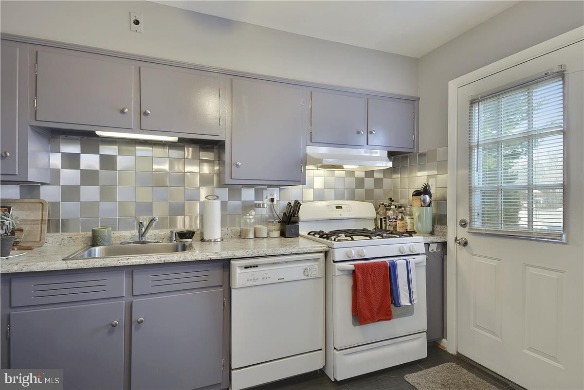 FRANKLIN PARK - Residential Lease