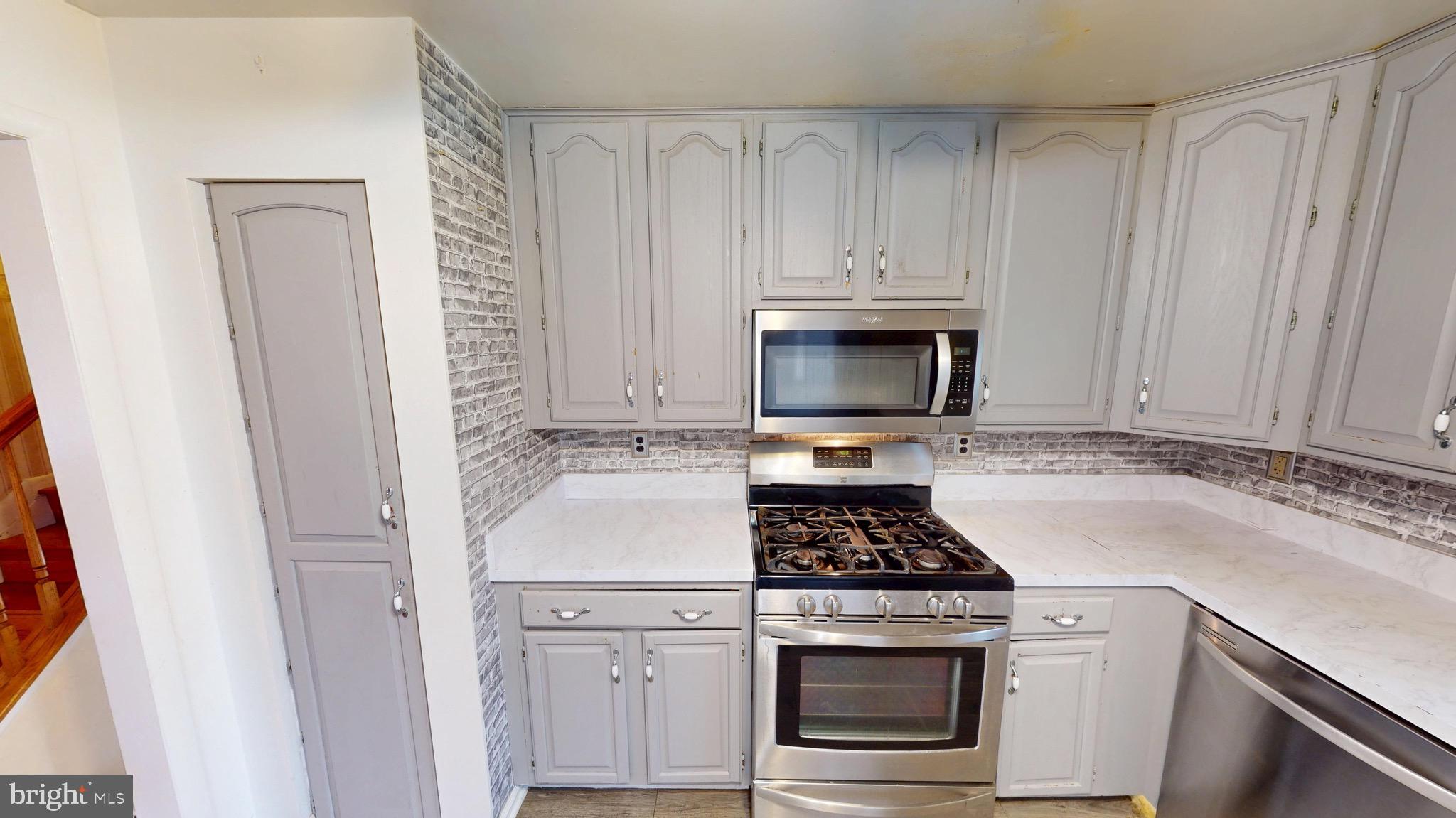 COUNTRY ROAD ESTATES - Residential