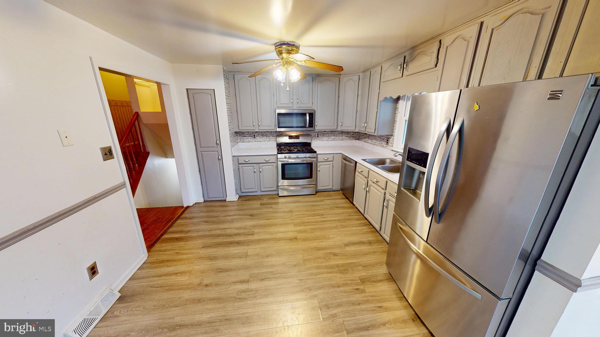 COUNTRY ROAD ESTATES - Residential