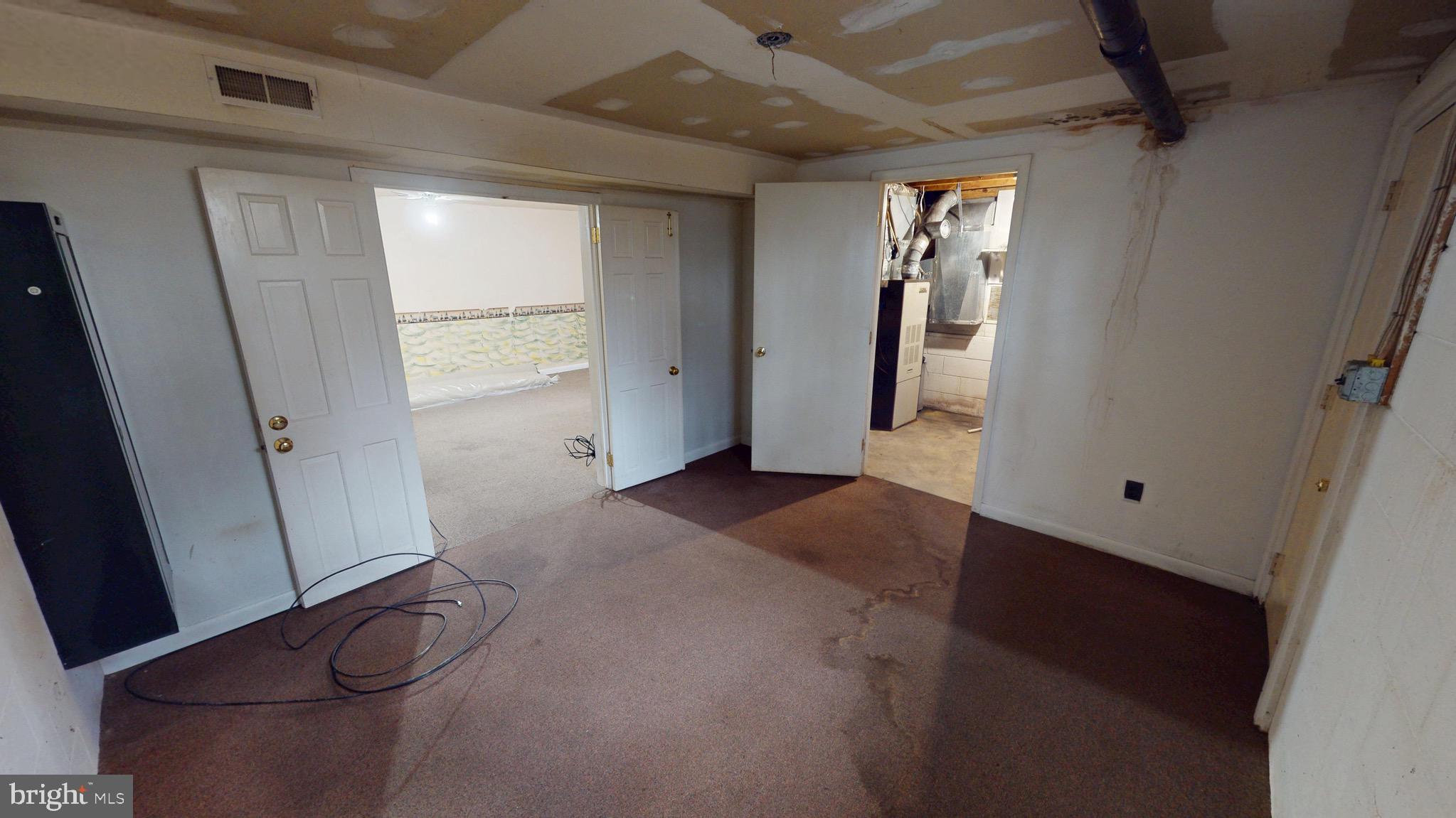 COUNTRY ROAD ESTATES - Residential