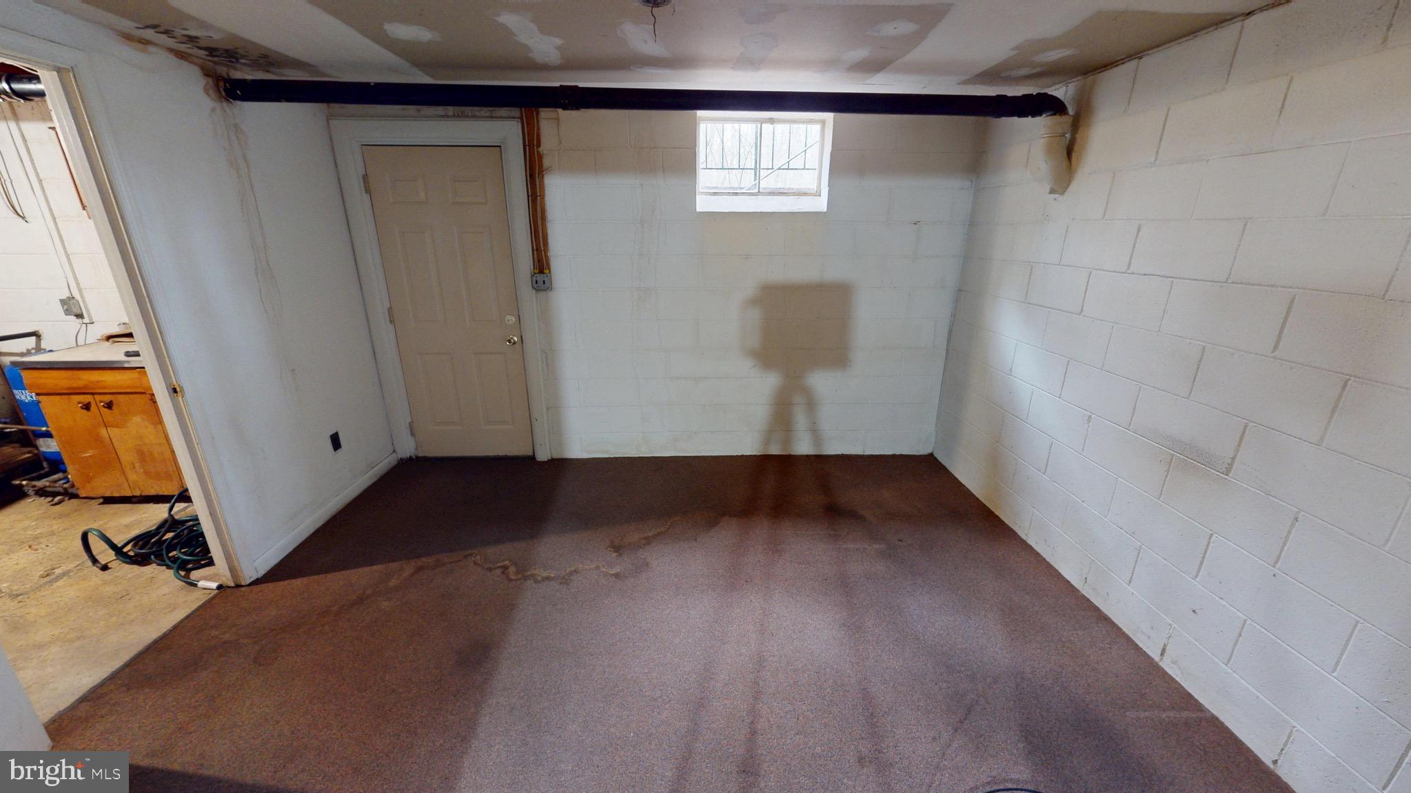 COUNTRY ROAD ESTATES - Residential