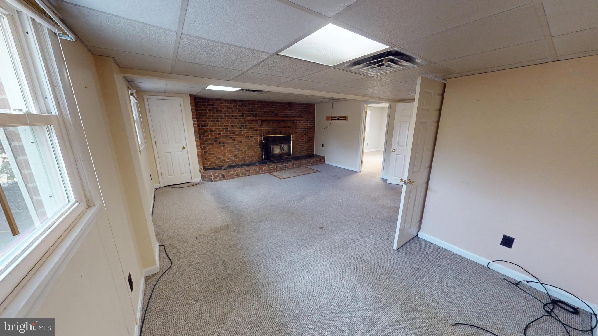 COUNTRY ROAD ESTATES - Residential