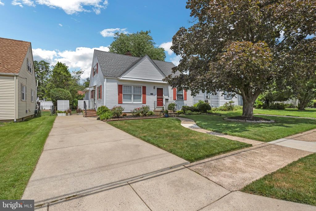 Photo of 1509 Chestnut Avenue, HADDON HEIGHTS, NJ 08035 (MLS # NJCD2101256)