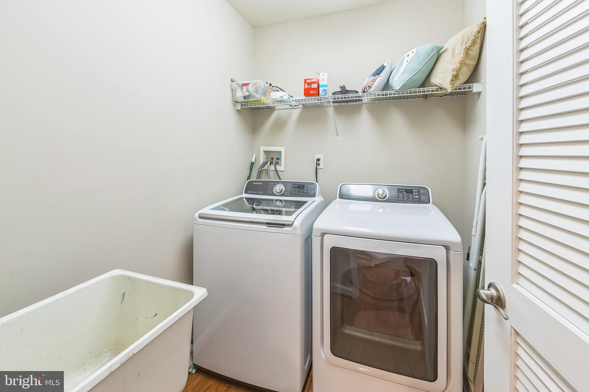 NORTHRIDGE VILLAGE - Residential