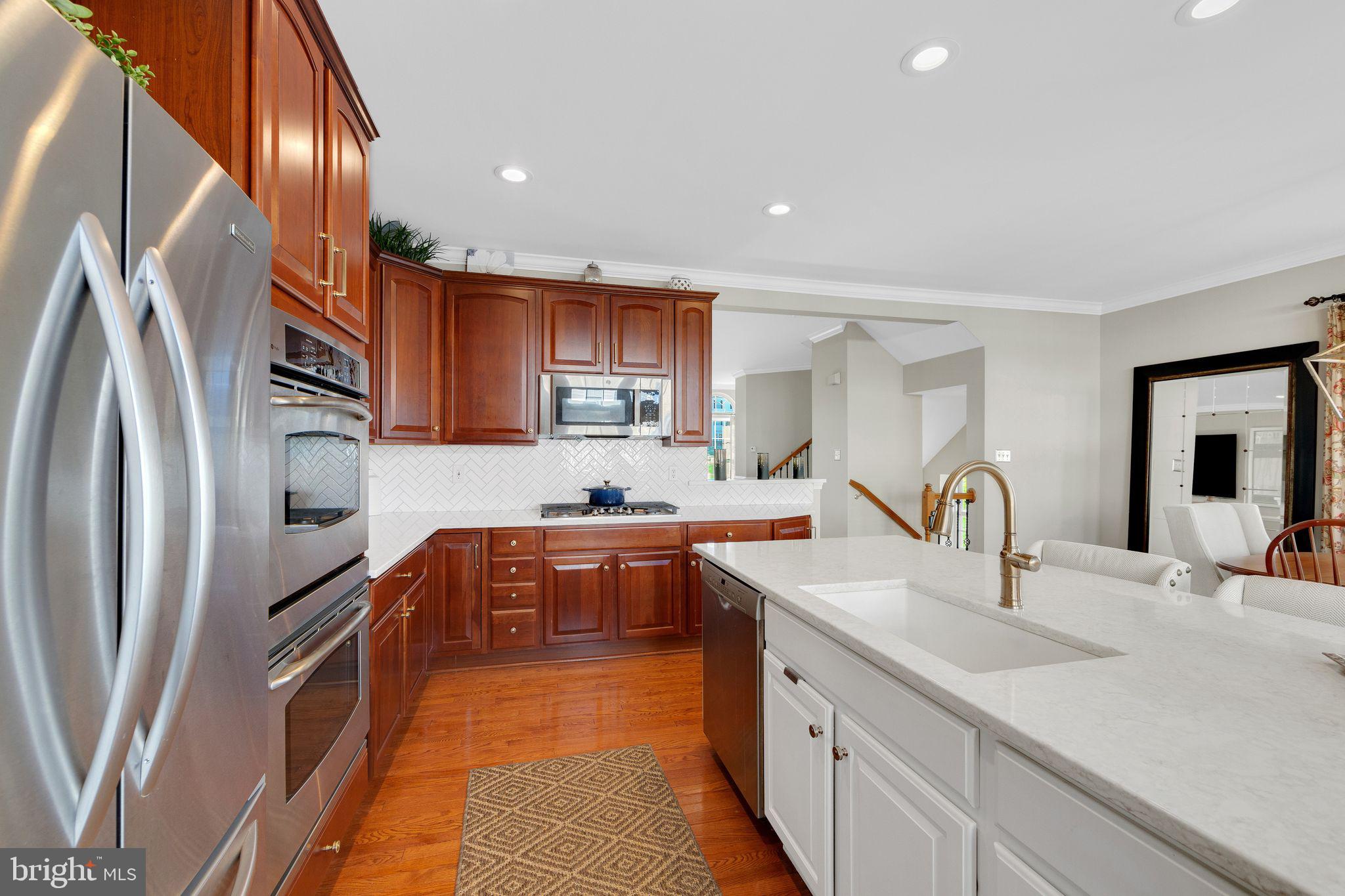 NORTHRIDGE VILLAGE - Residential