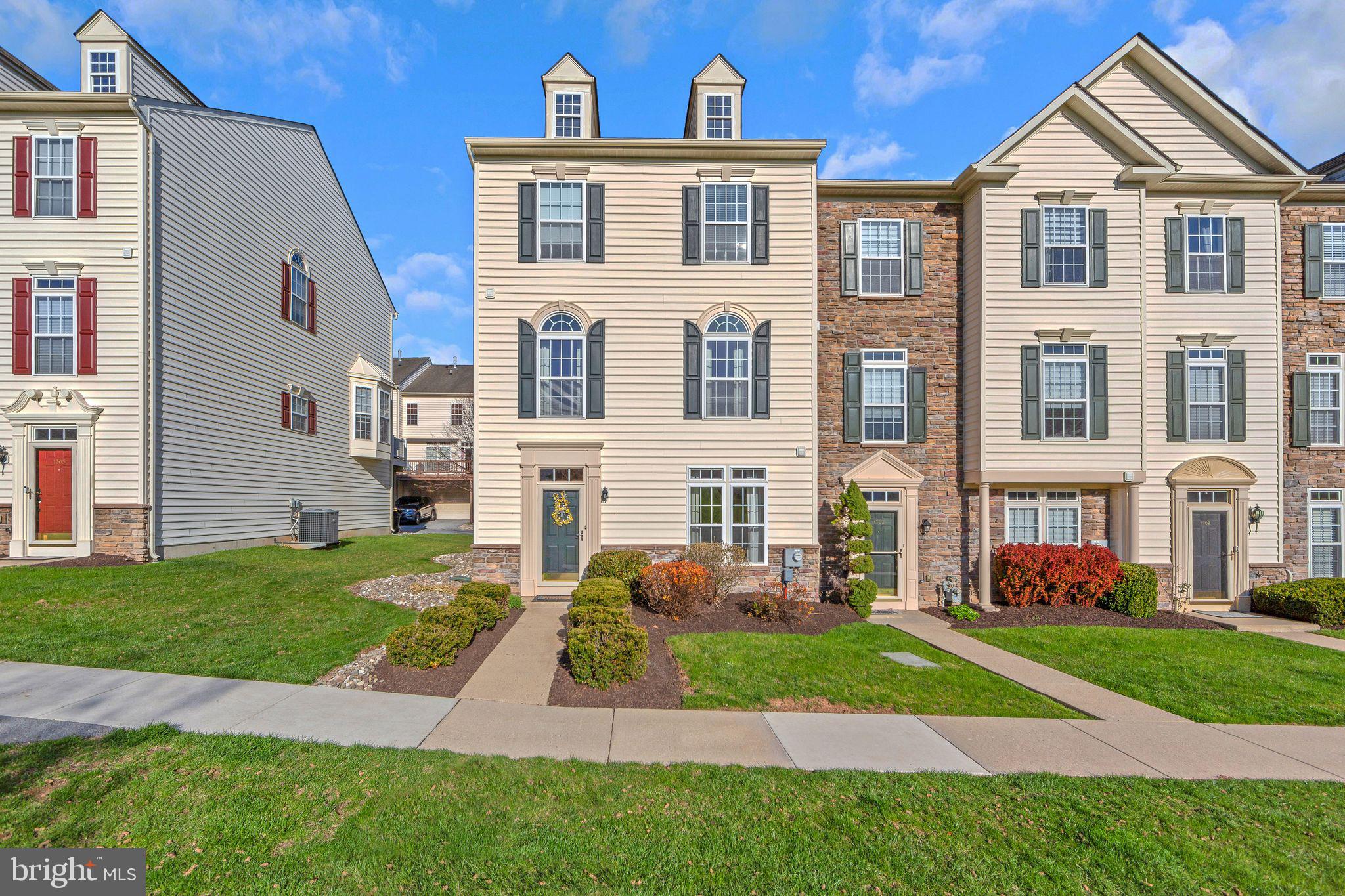 NORTHRIDGE VILLAGE - Residential