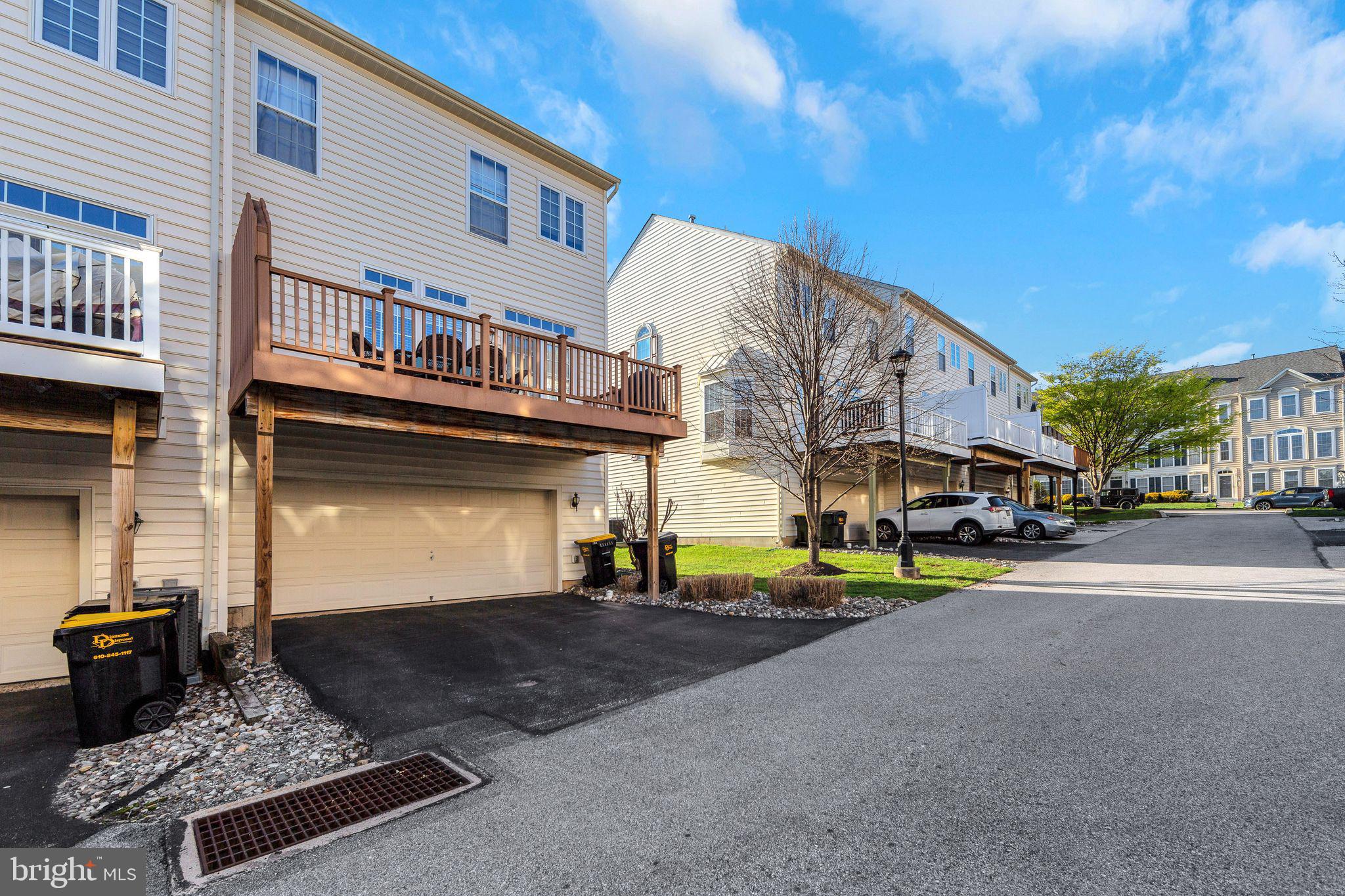 NORTHRIDGE VILLAGE - Residential