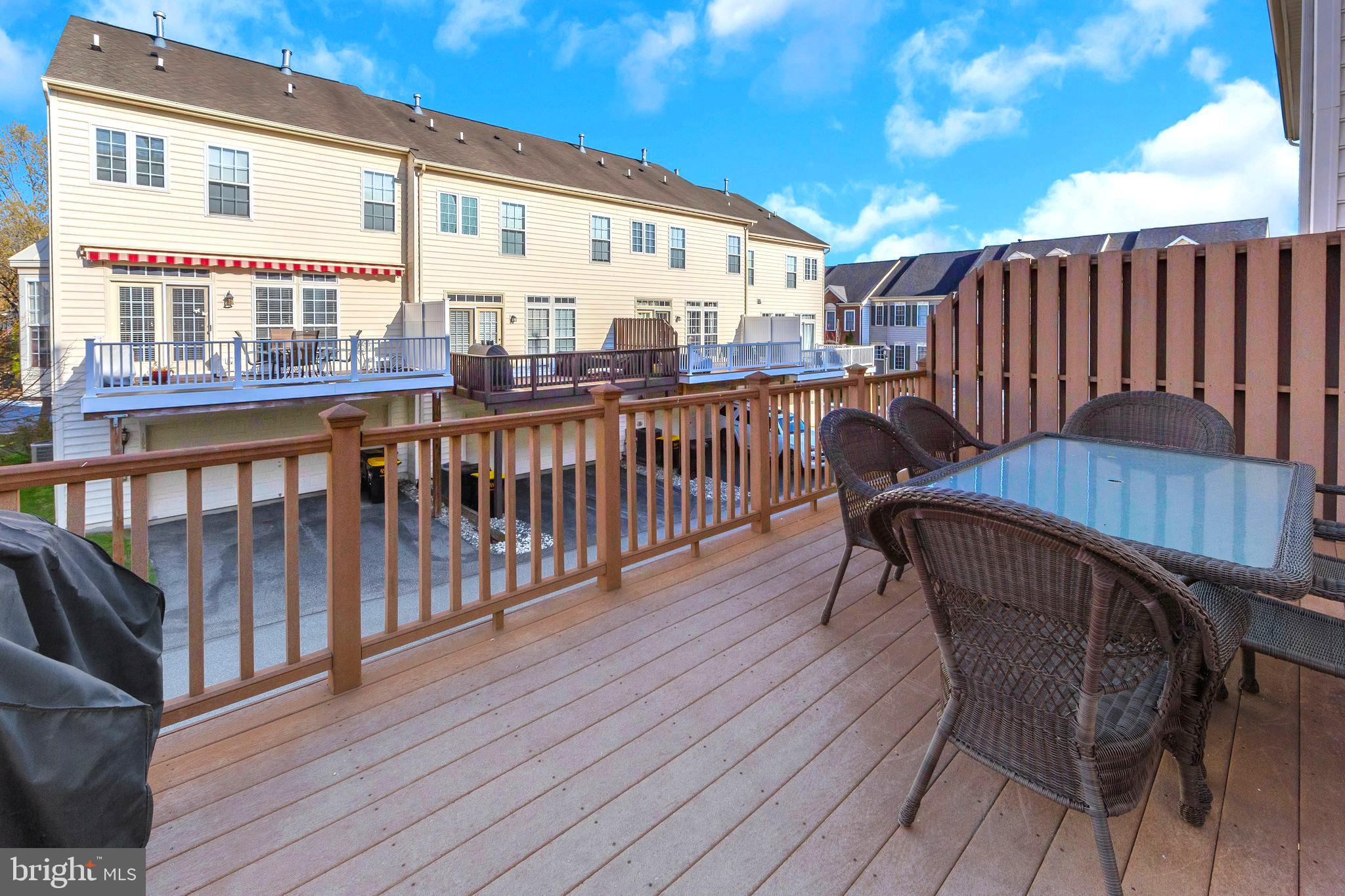 NORTHRIDGE VILLAGE - Residential