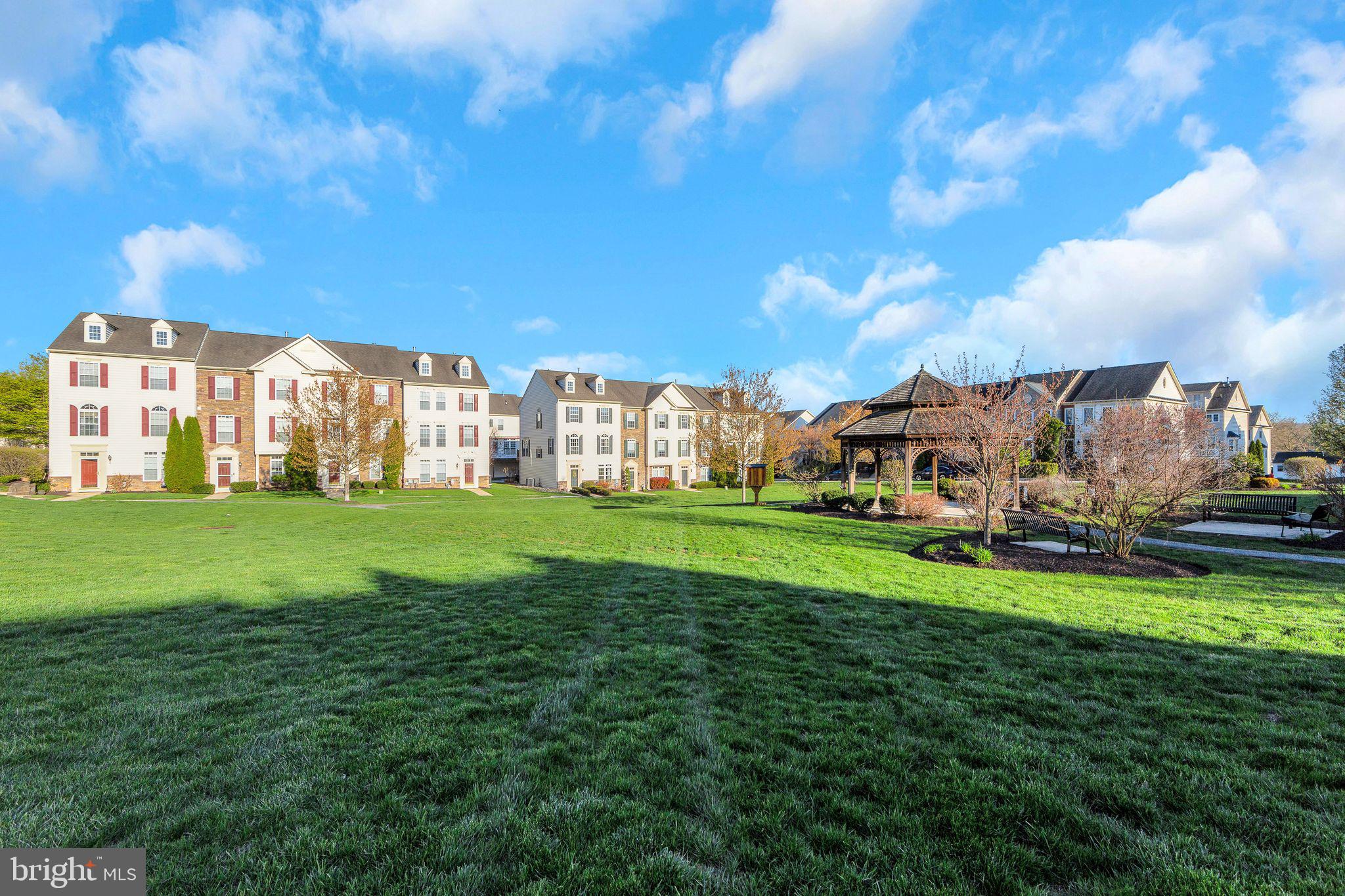 NORTHRIDGE VILLAGE - Residential