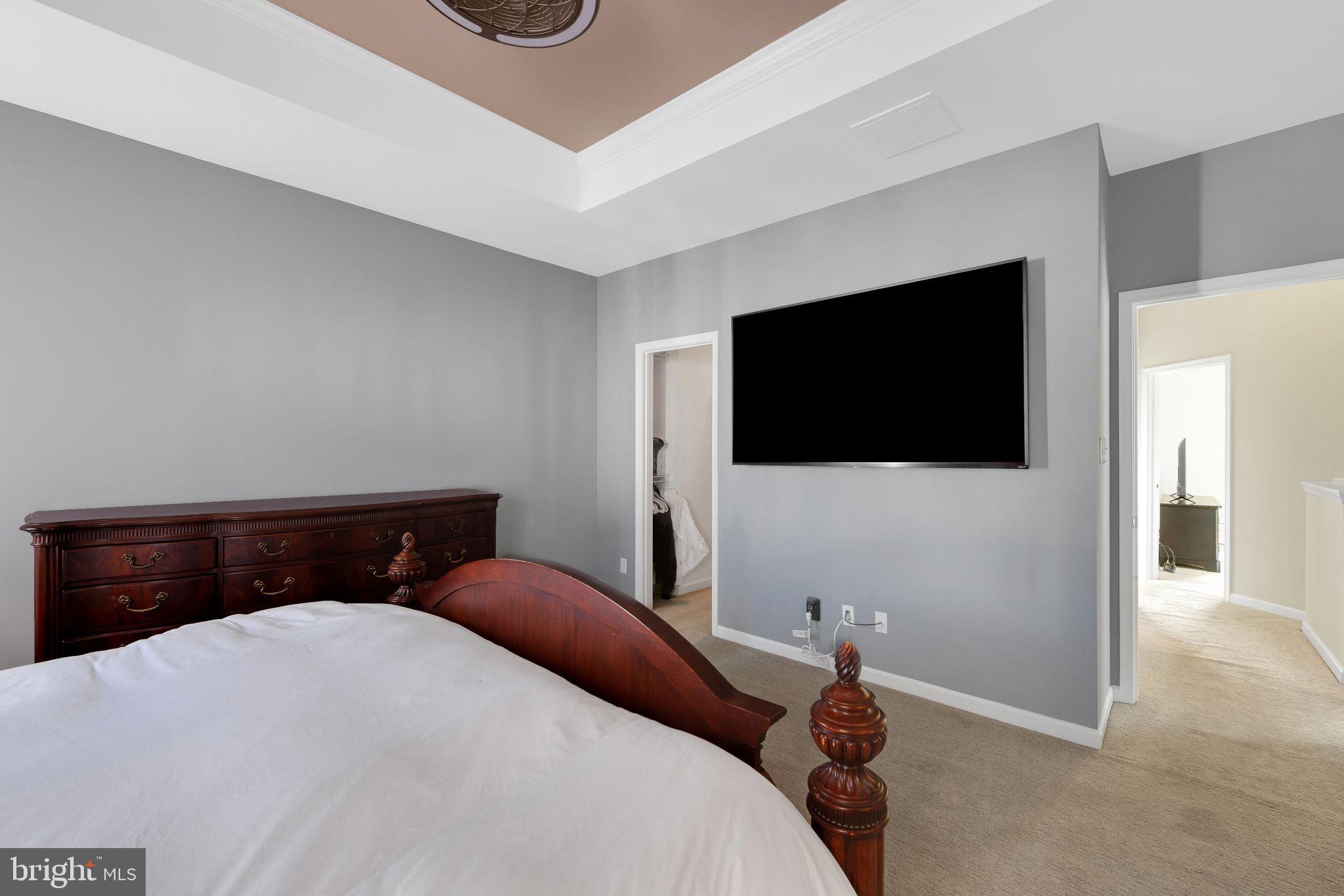 NORTHRIDGE VILLAGE - Residential