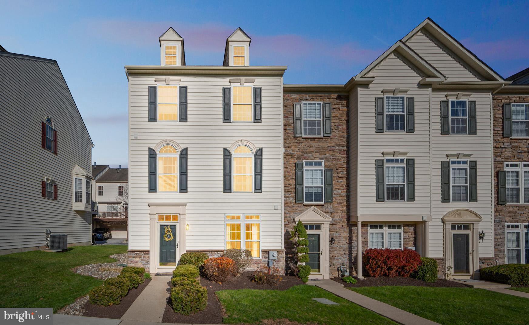 NORTHRIDGE VILLAGE - Residential