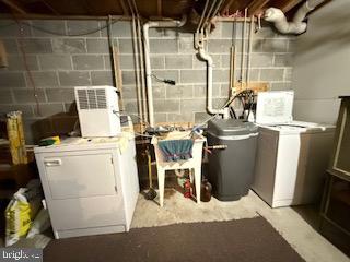 WOODS AT TALYOR LAKE - Residential