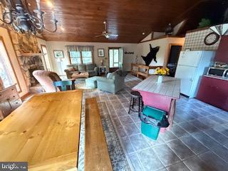 WOODS AT TALYOR LAKE - Residential