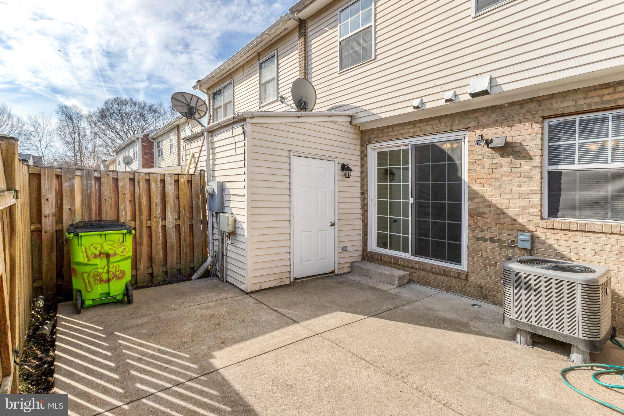 WILLIAMSTOWN - Residential