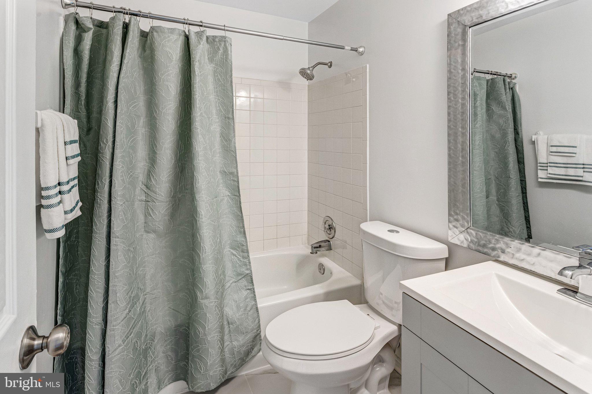 WILLIAMSTOWN - Residential