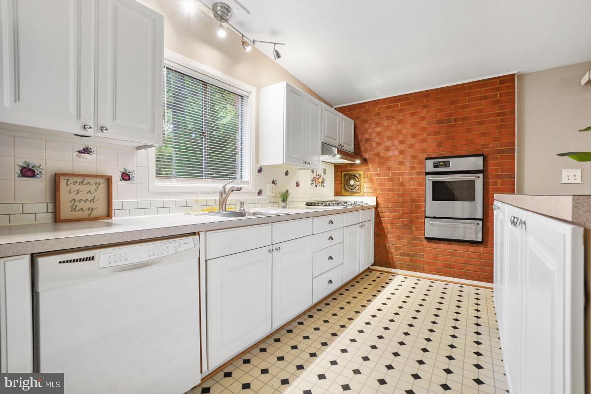 TWINBROOK FOREST - Residential