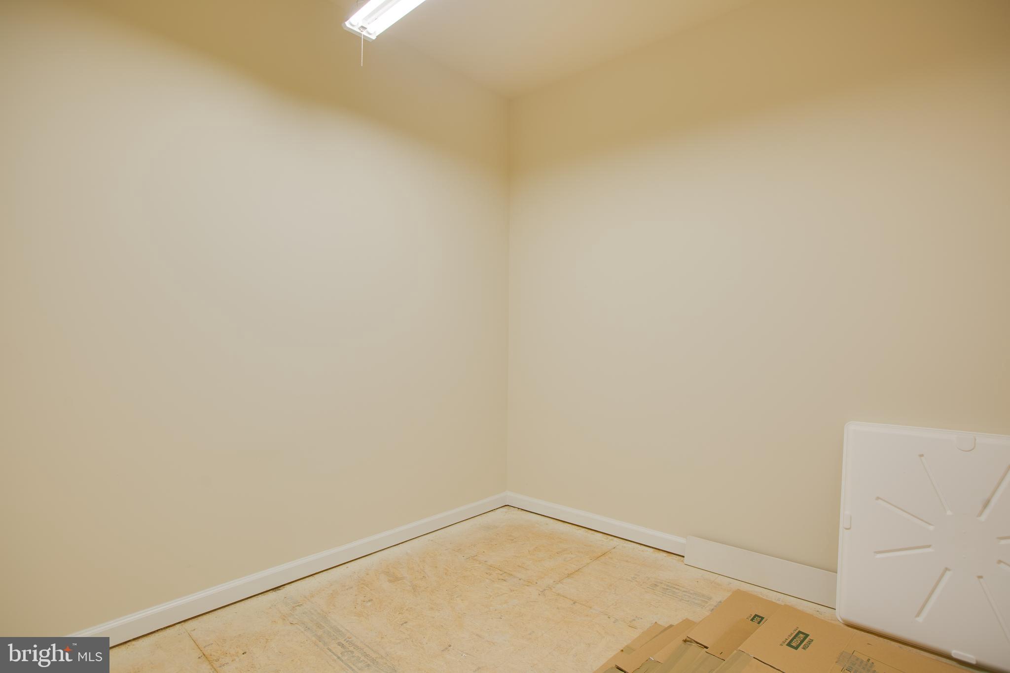 VIRGINIA HERITAGE AT LEE'S PARK - Residential