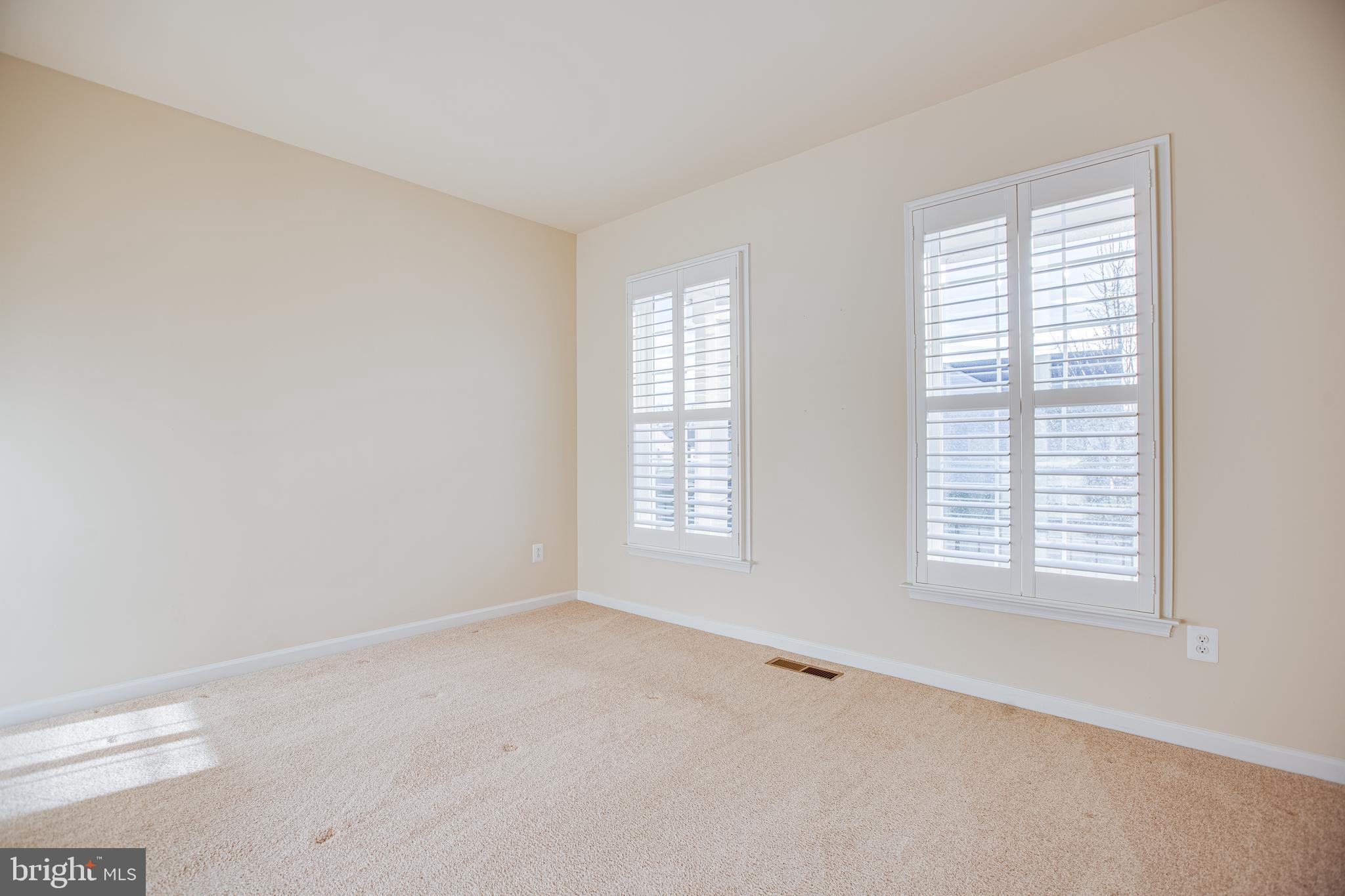 VIRGINIA HERITAGE AT LEE'S PARK - Residential