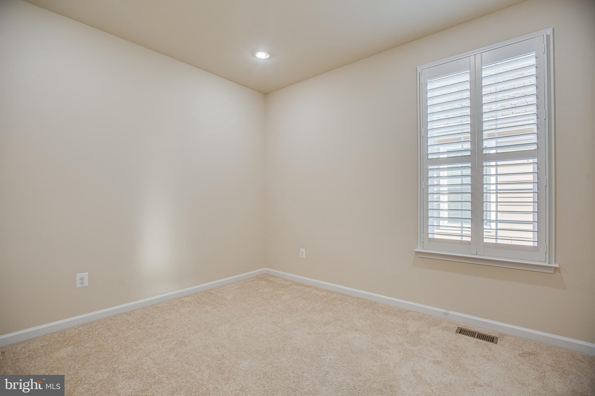 VIRGINIA HERITAGE AT LEE'S PARK - Residential